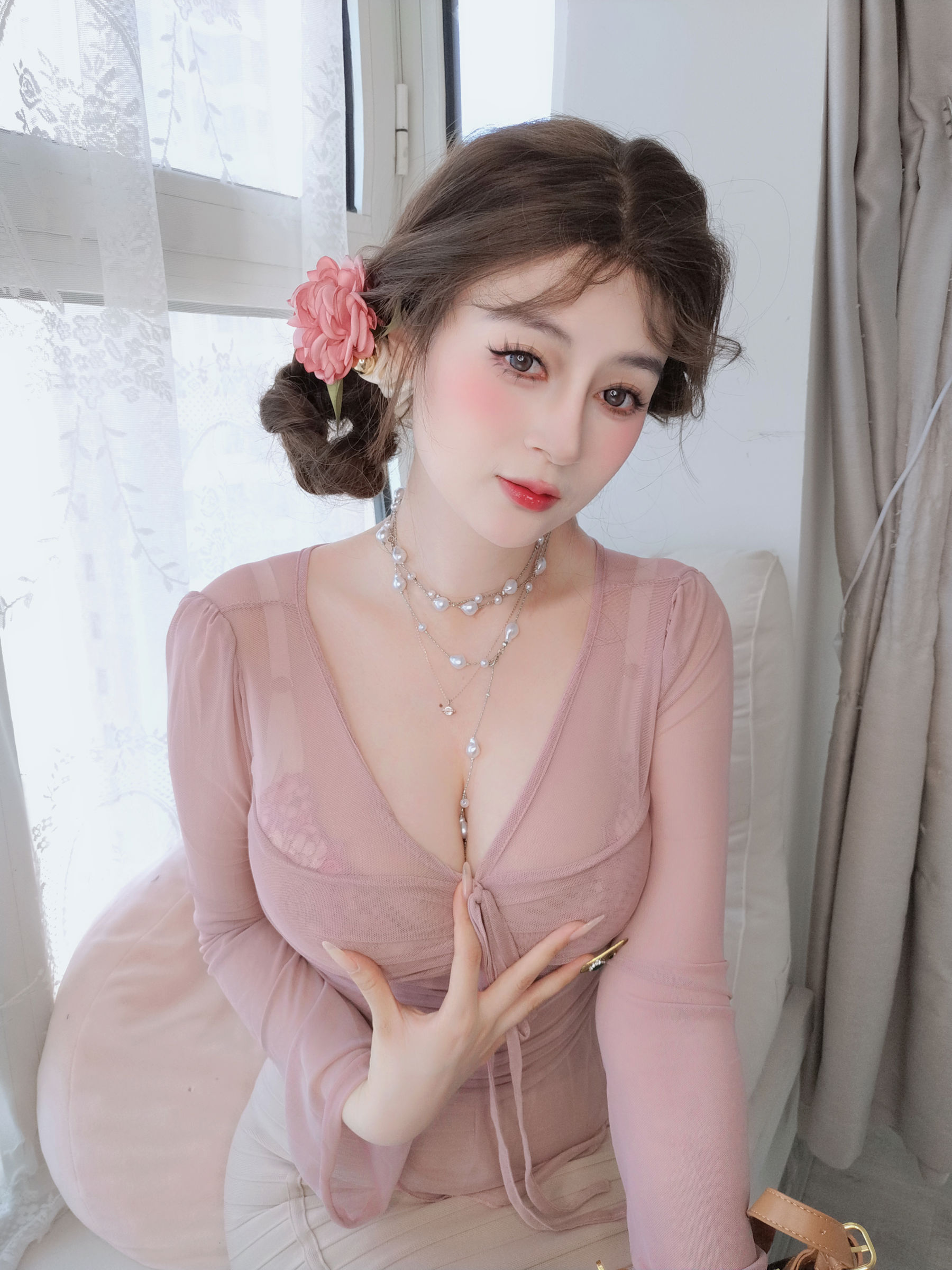 Coser小姐姐 白银 [fantia] 2024-11-24 ピンクの隣人/(59P)