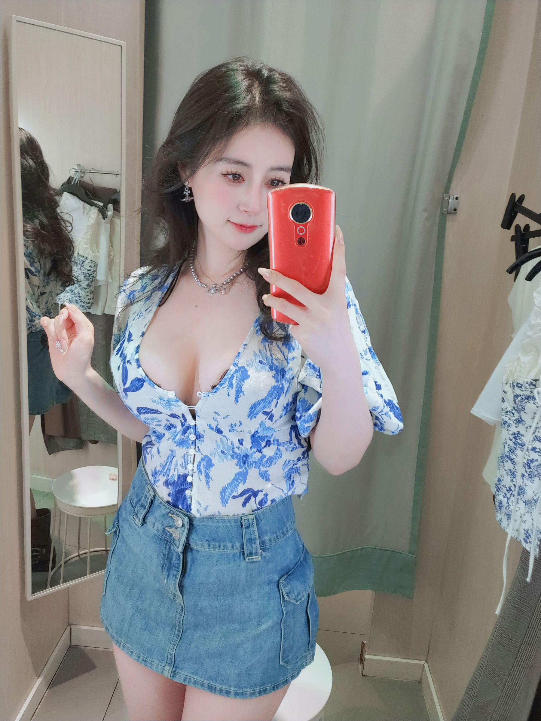 Coser小姐姐 白银 [fantia] 2024-09-27 脱衣室の自撮り/(24P)