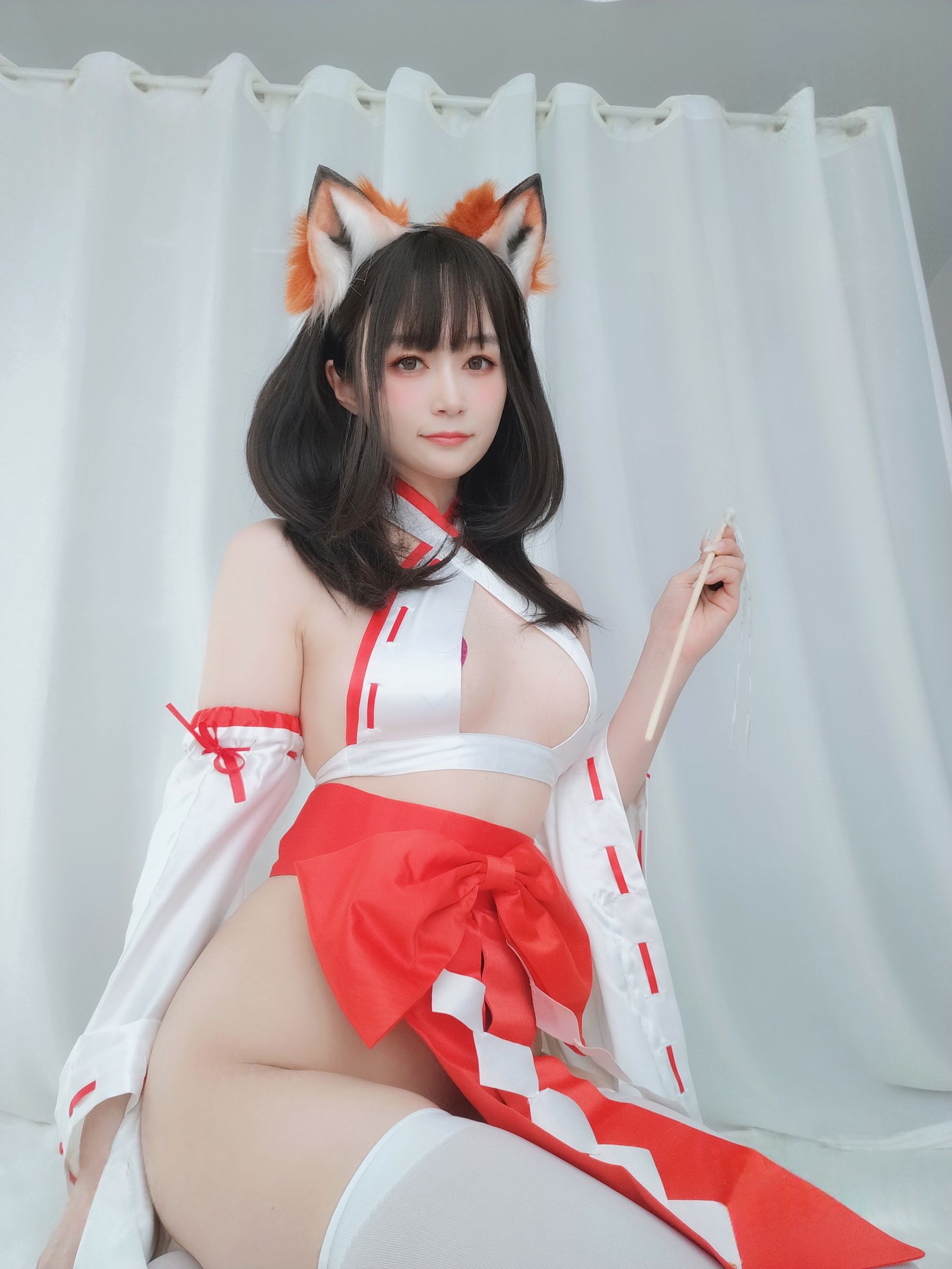 Coser小姐姐 白银 - 神社小狐狸/(93P)