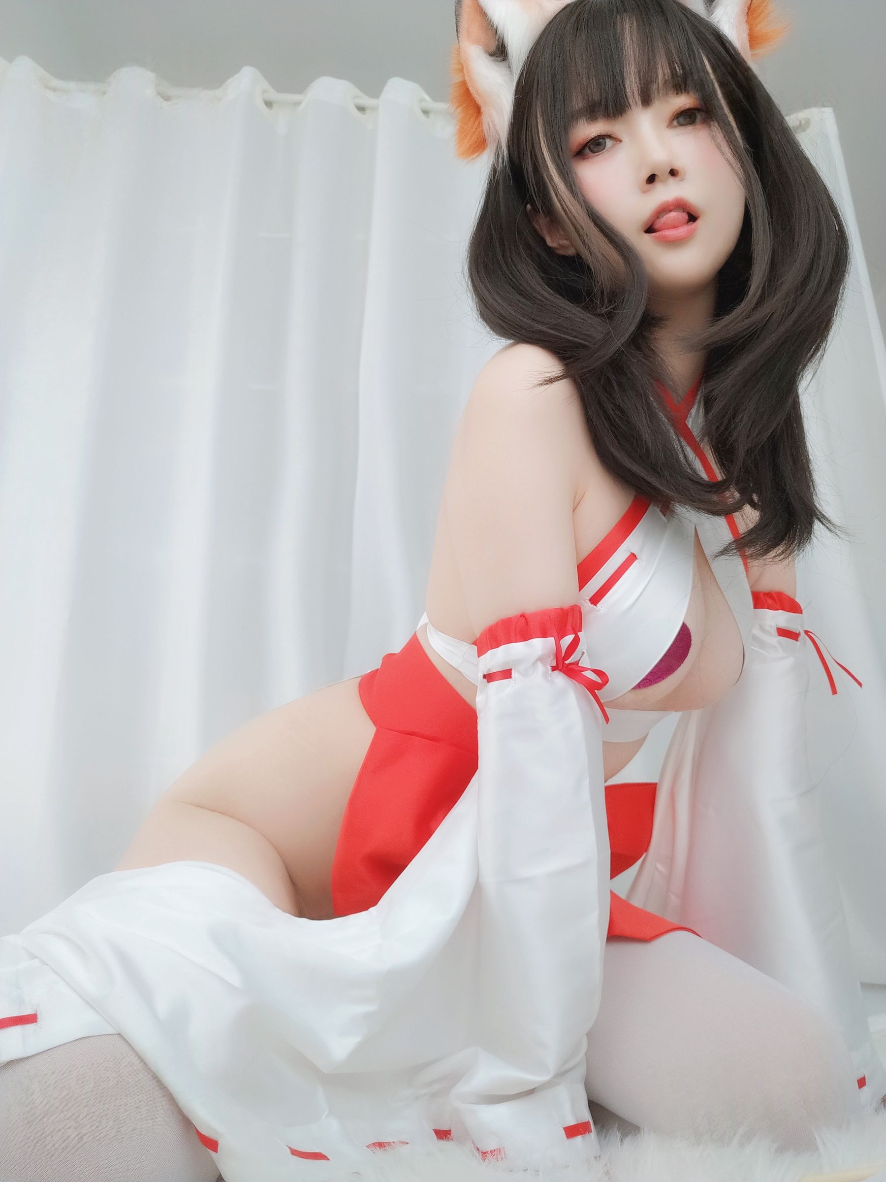 Coser小姐姐 白银 - 神社小狐狸/(93P)