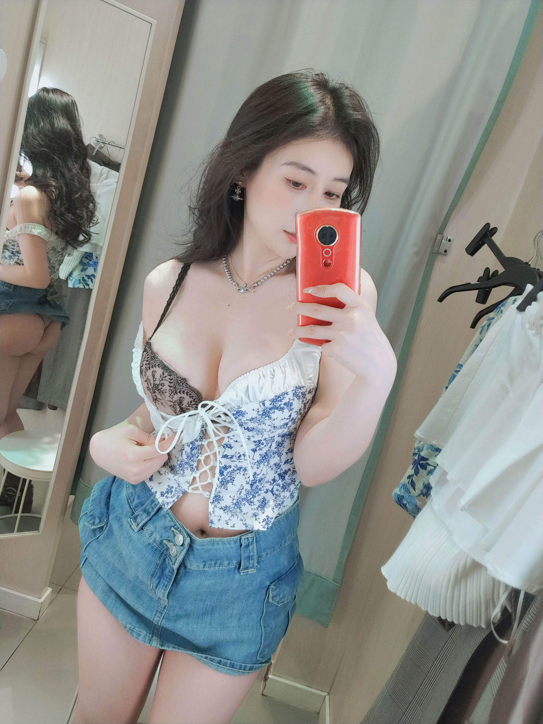 Coser小姐姐 白银 [fantia] 2024-09-27 脱衣室の自撮り/(24P)