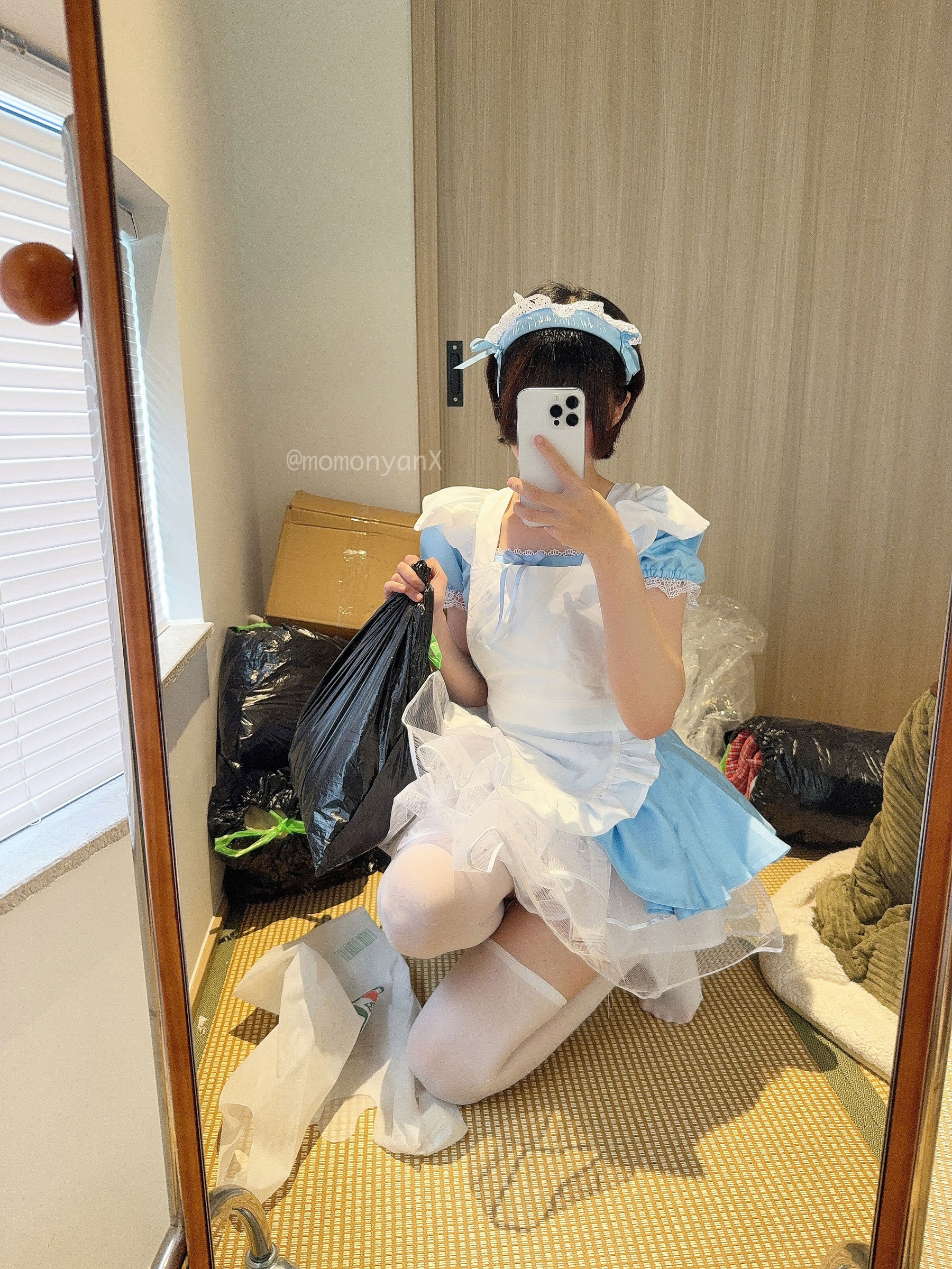 NAGISA魔物喵 [fantia] ゴミ屋敷掃除してるメイドさん/(65P)