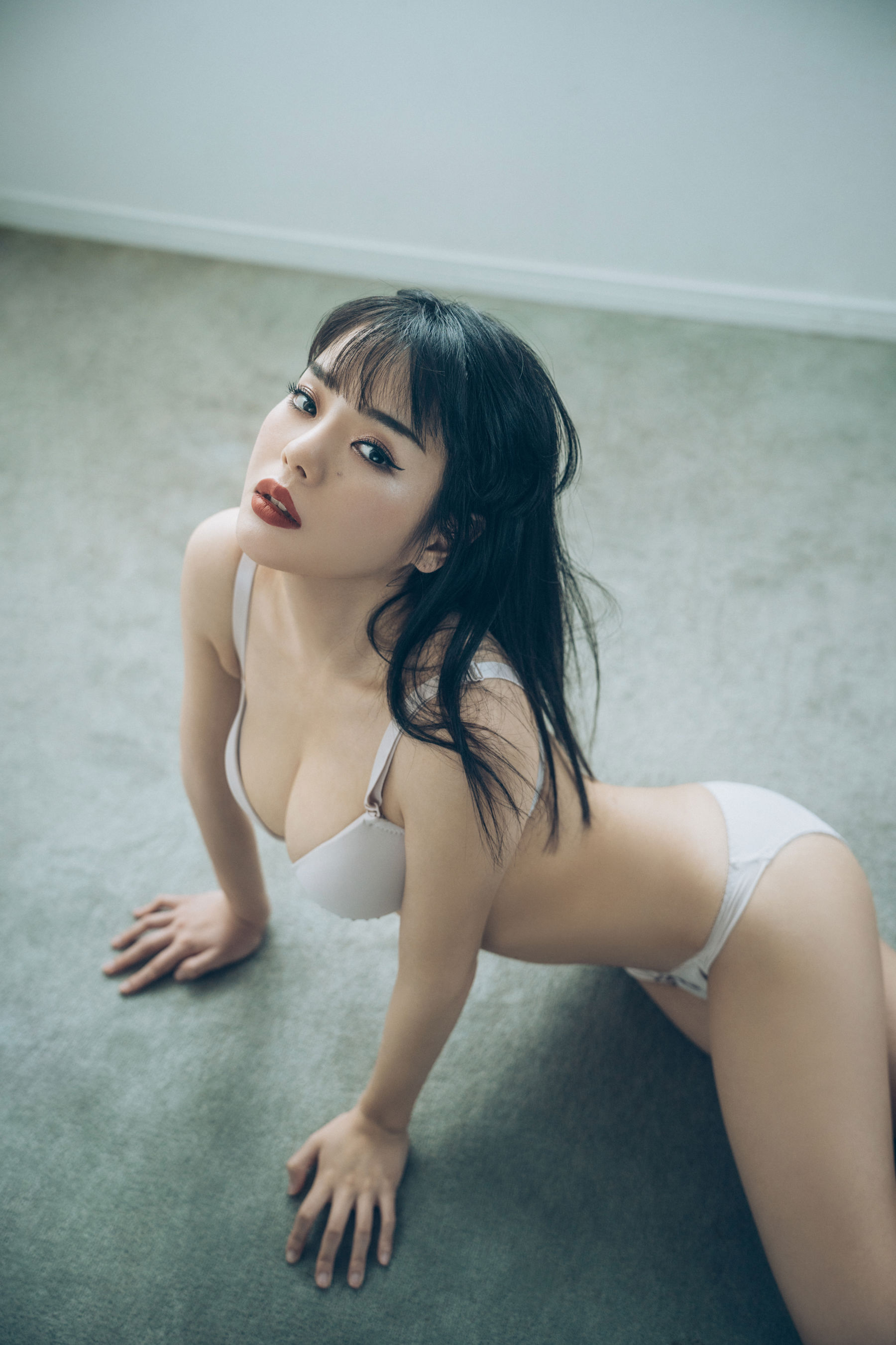 EIMI - Undergarments/(87P)