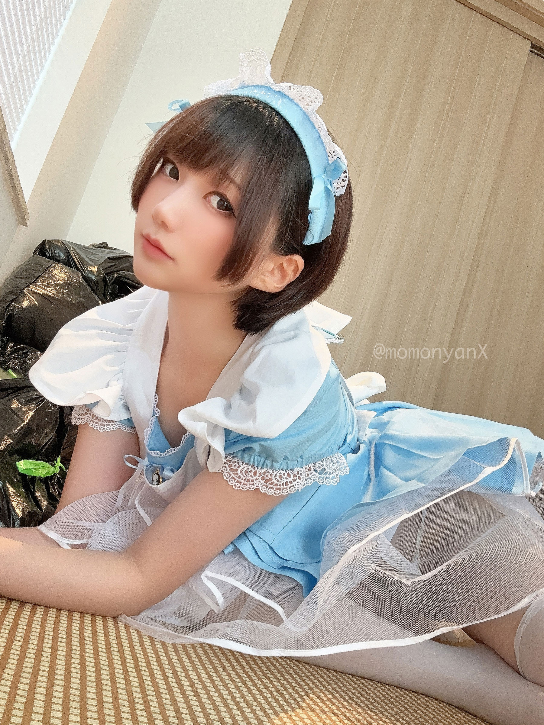 NAGISA魔物喵 [fantia] ゴミ屋敷掃除してるメイドさん/(65P)