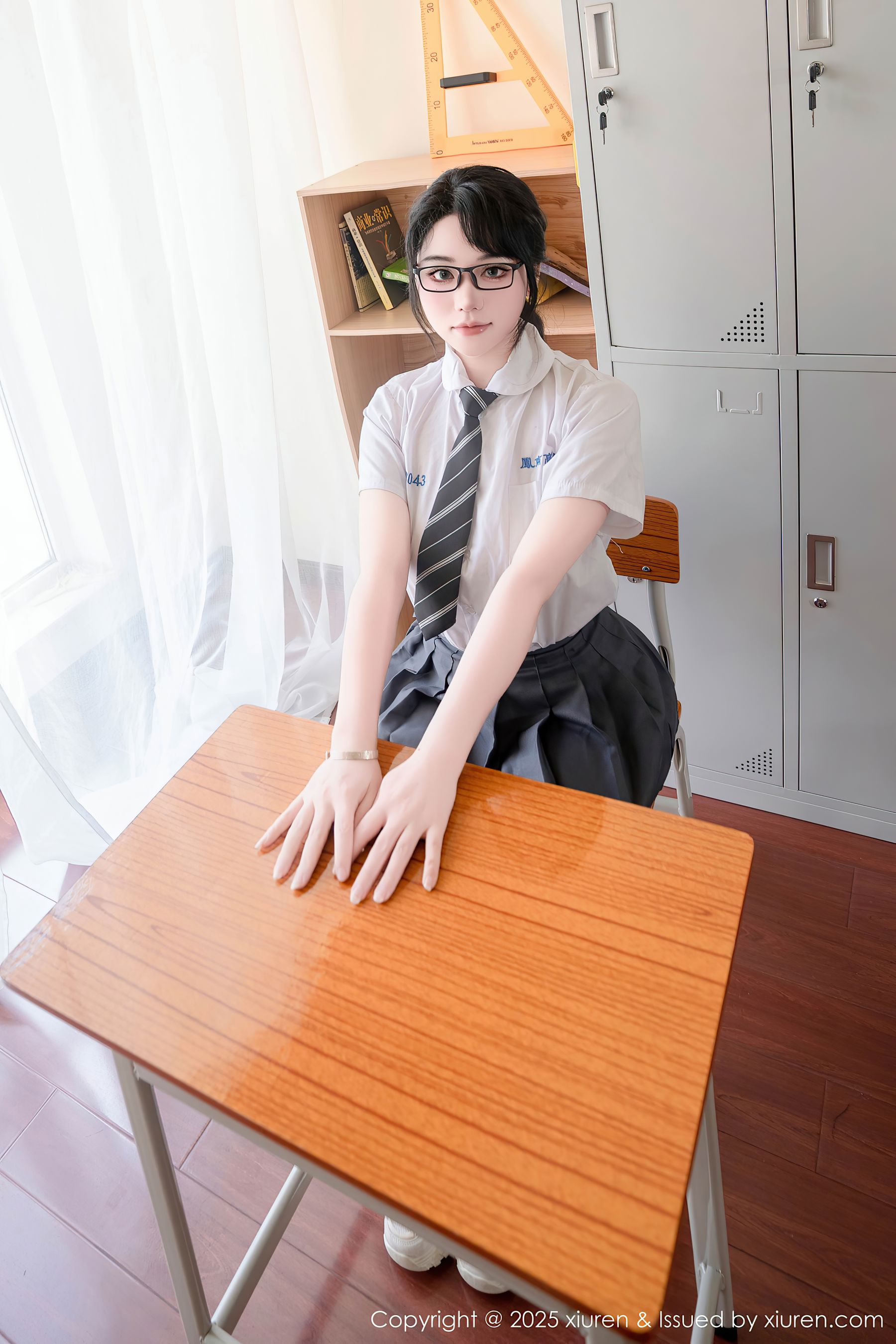 [秀人XiuRen] 2025.07.10 No.10530 汐汐爱吃草莓/(85P)