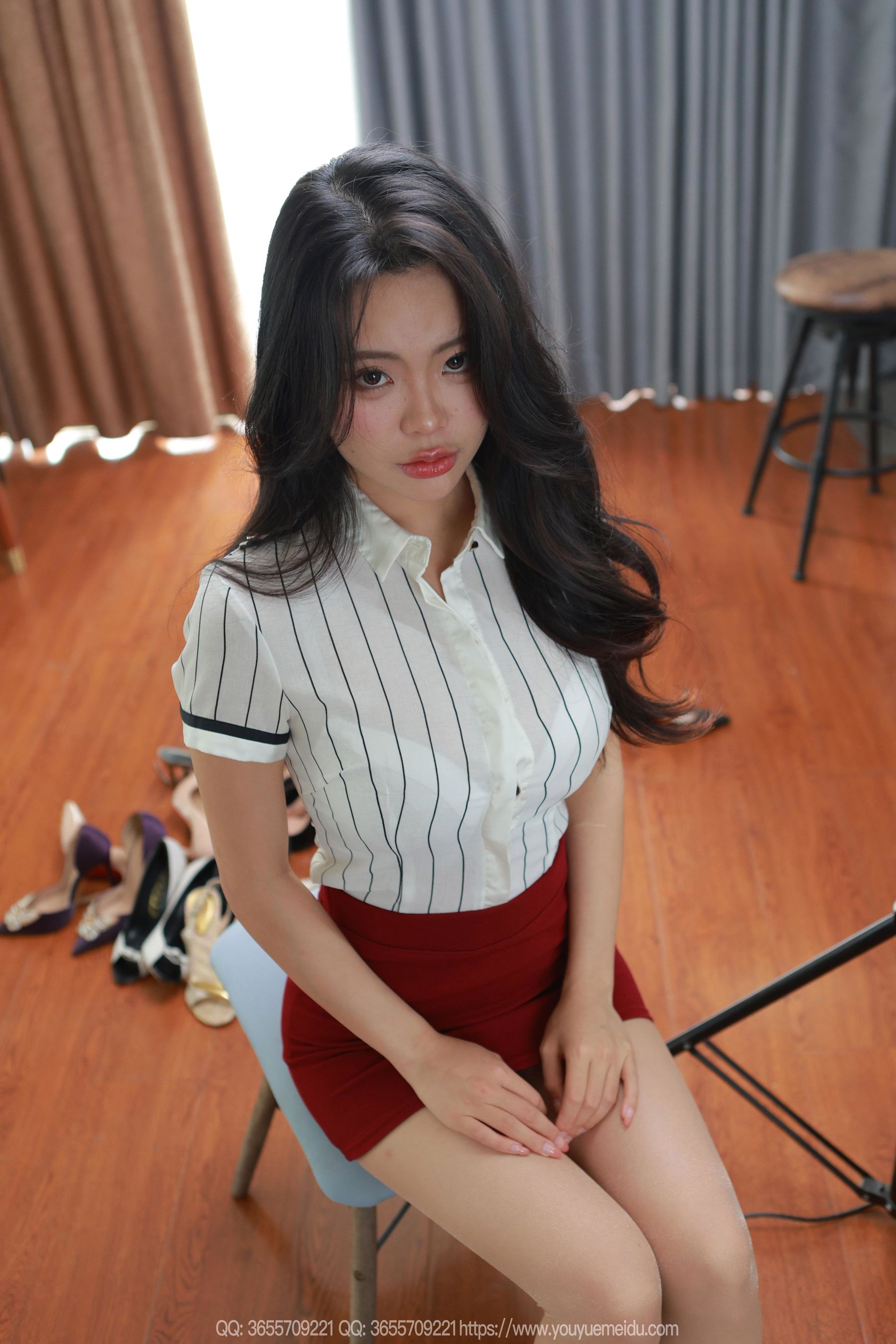 IESS异思趣向 - 模特： 兔兔 《红裙尤物》/(78P)