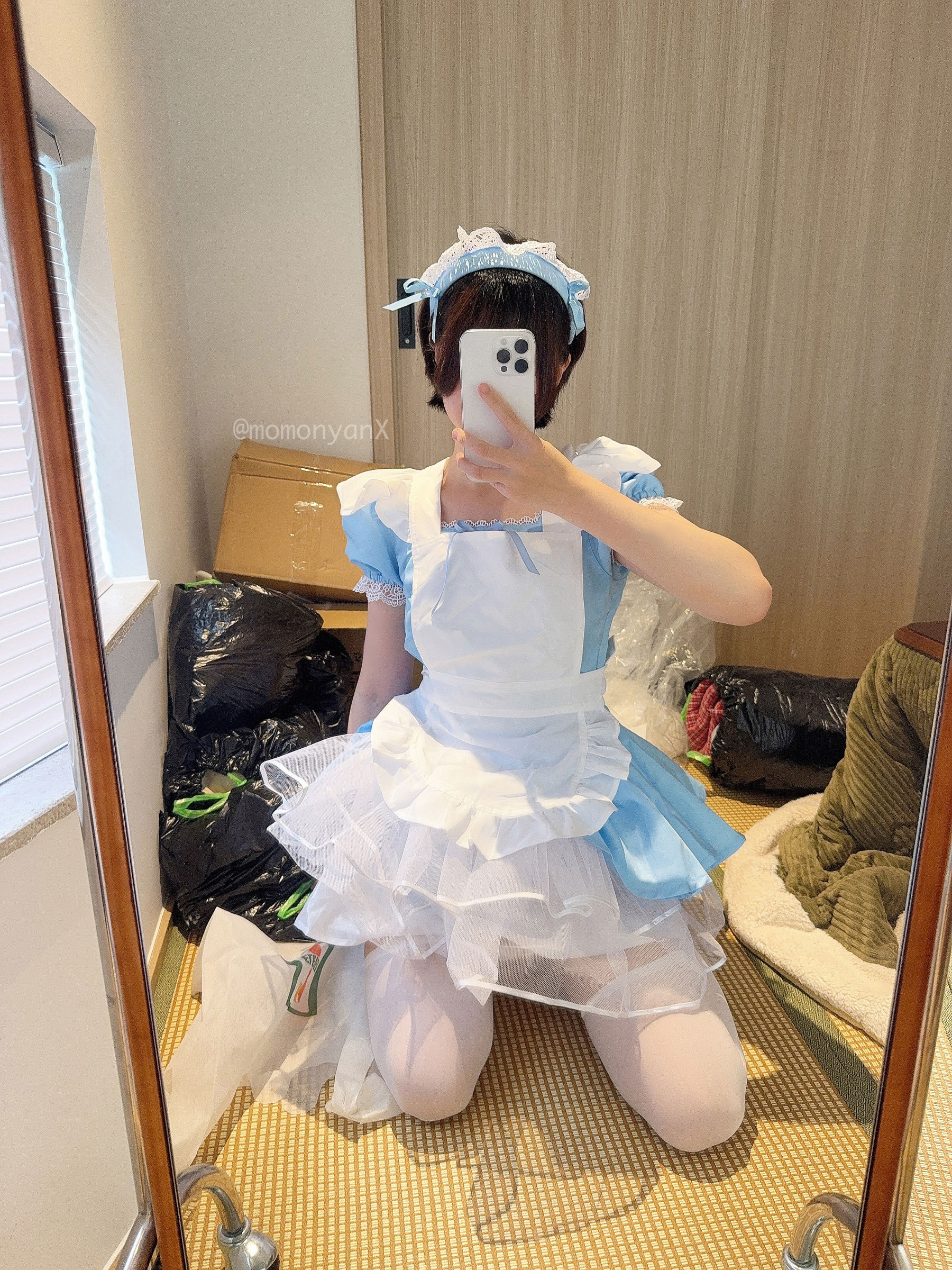 NAGISA魔物喵 [fantia] ゴミ屋敷掃除してるメイドさん/(65P)