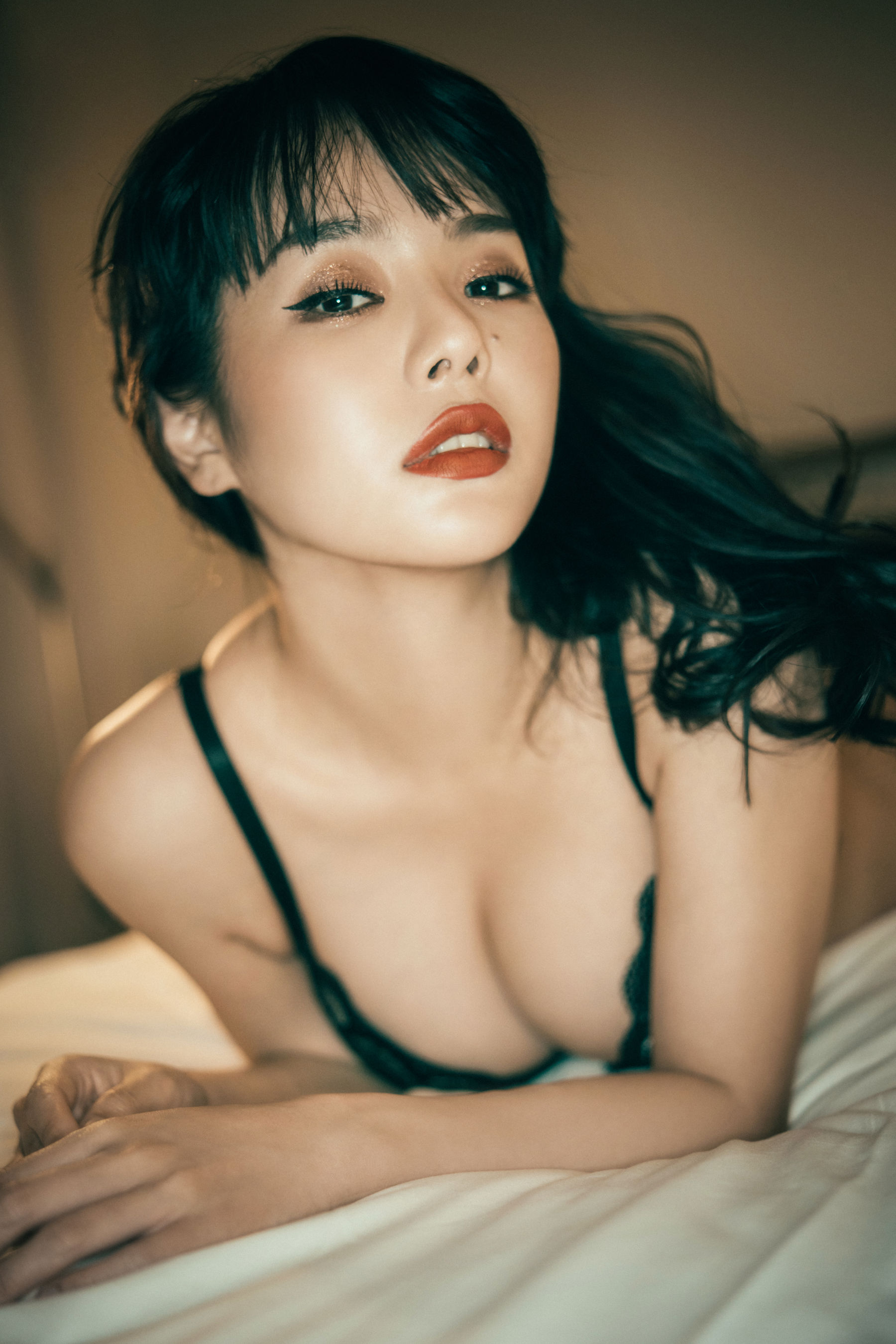 EIMI - Undergarments/(87P)