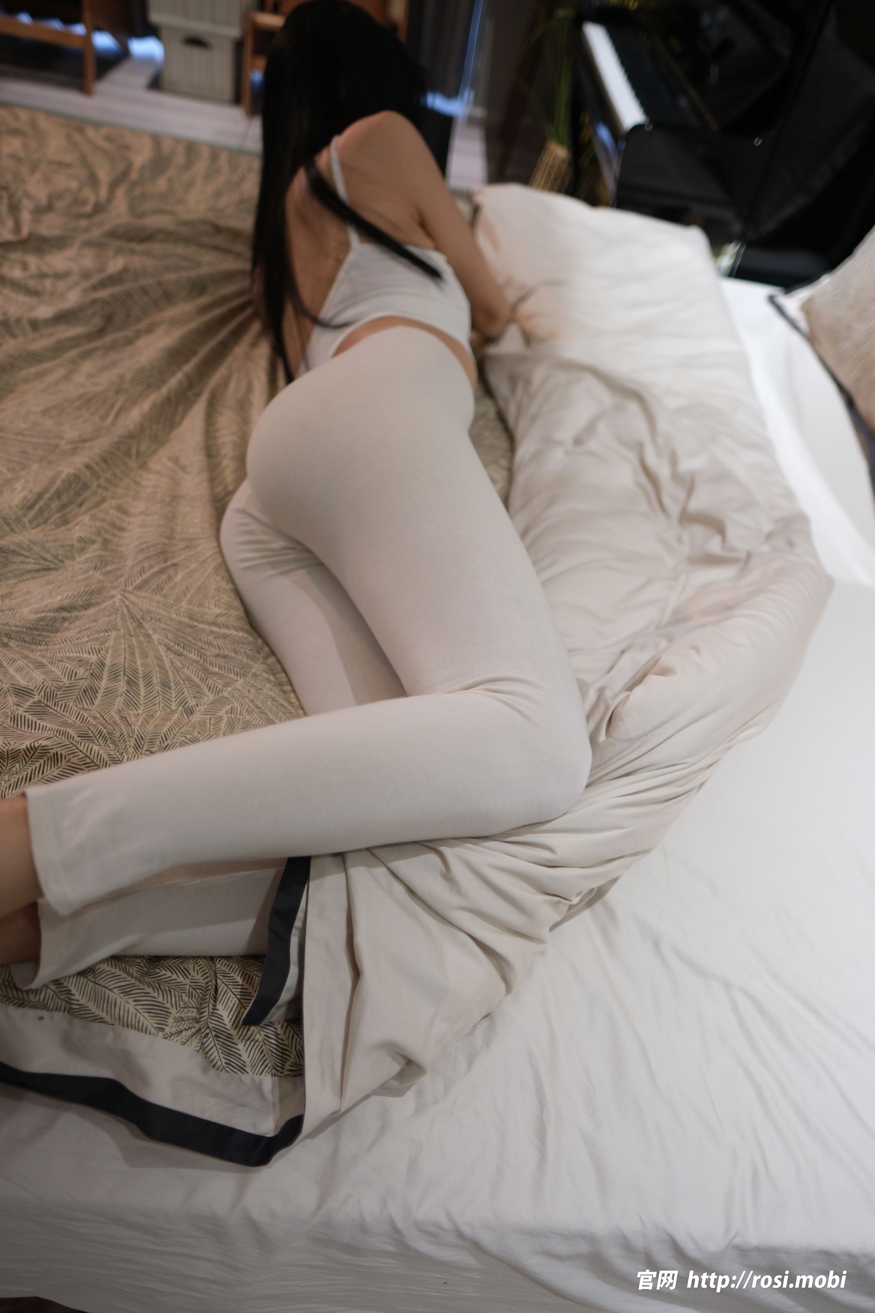 [ROSI写真] 2025.07.25 NO.4981/(92P)