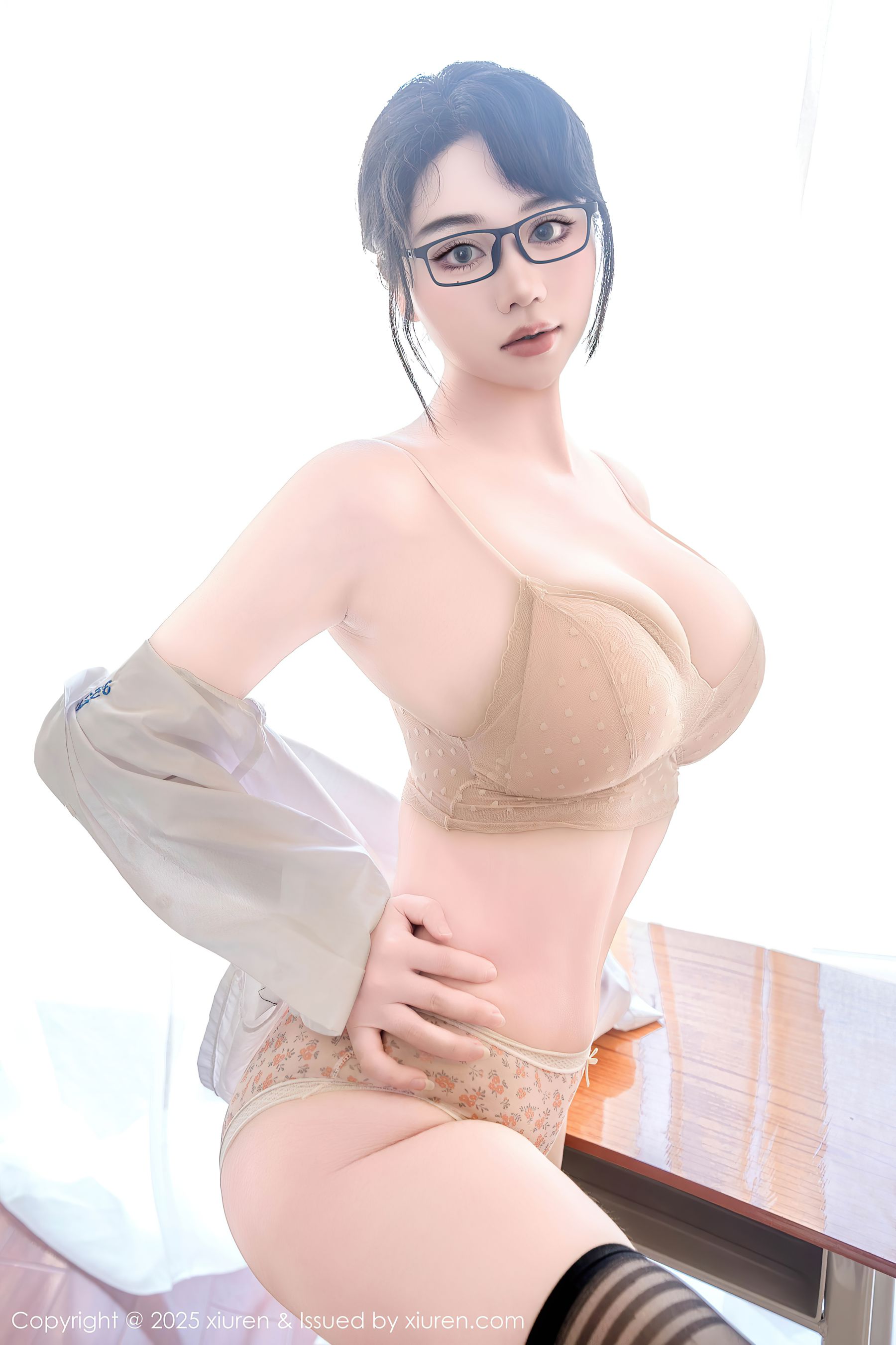 [秀人XiuRen] 2025.07.10 No.10530 汐汐爱吃草莓/(85P)