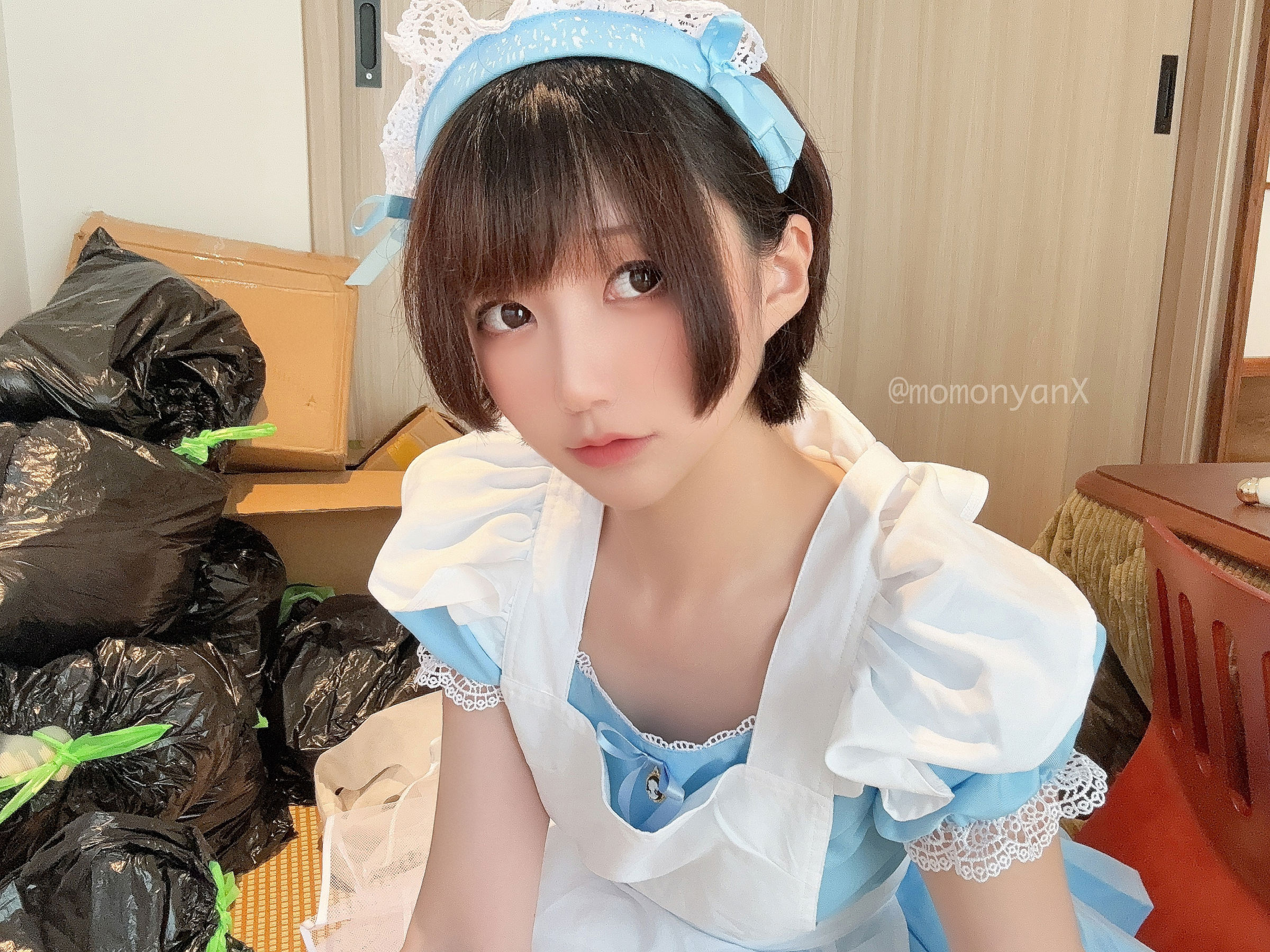 NAGISA魔物喵 [fantia] ゴミ屋敷掃除してるメイドさん/(65P)