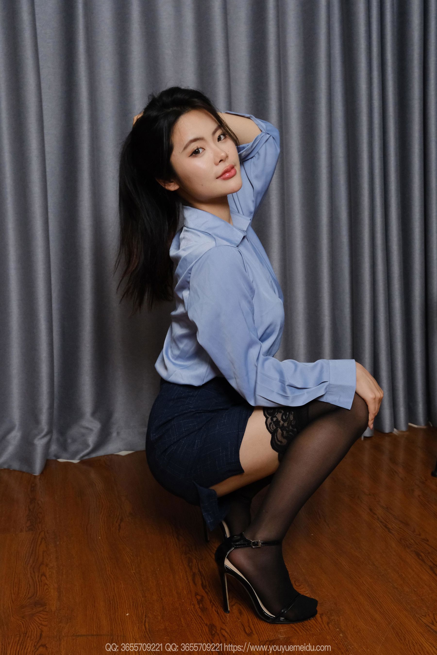 IESS异思趣向 - 模特： 兔兔 《蓝衣半筒袜》/(86P)