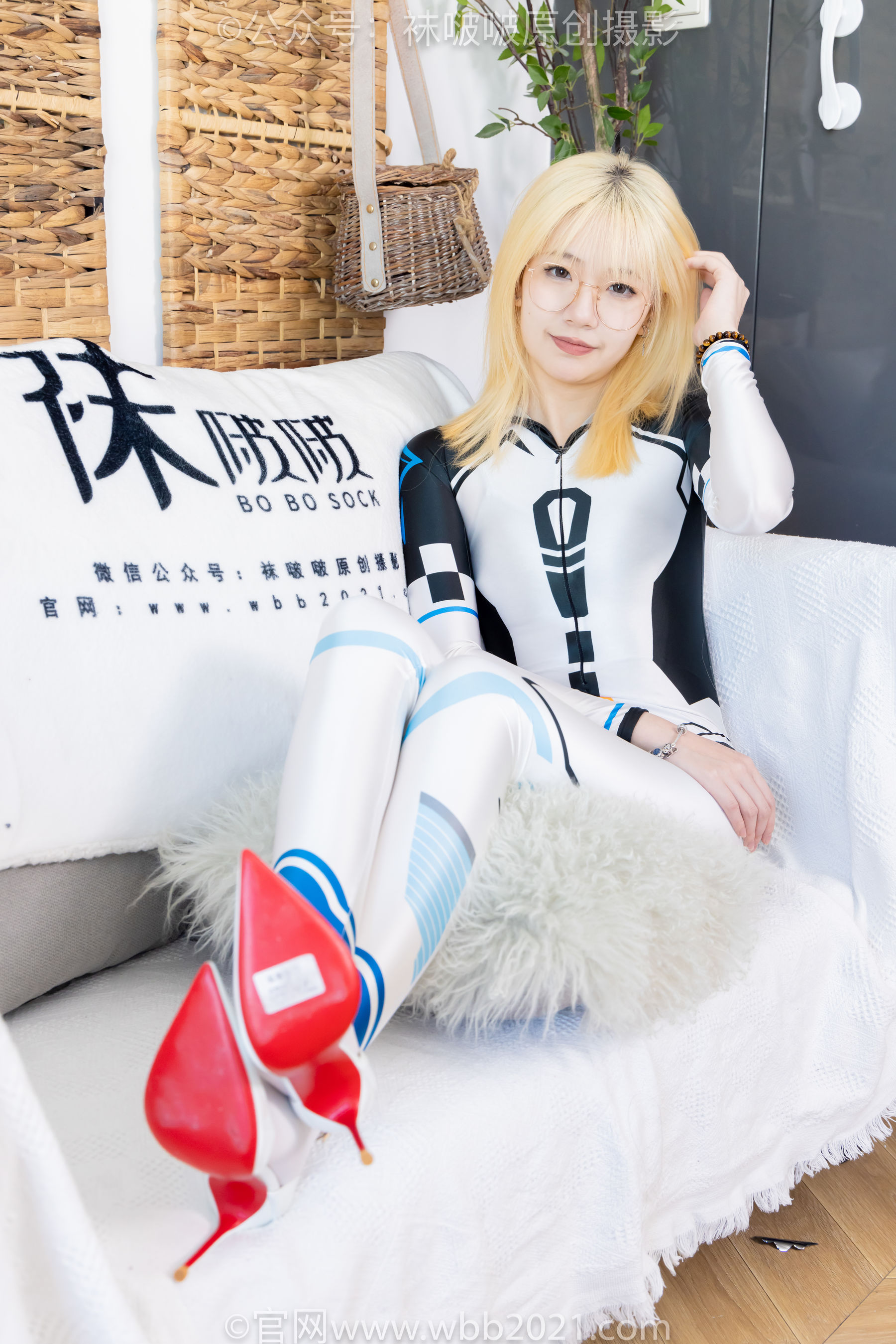 BoBoSocks袜啵啵 No.568 小甜豆 - 连体服、高跟鞋、厚白丝/(148P)