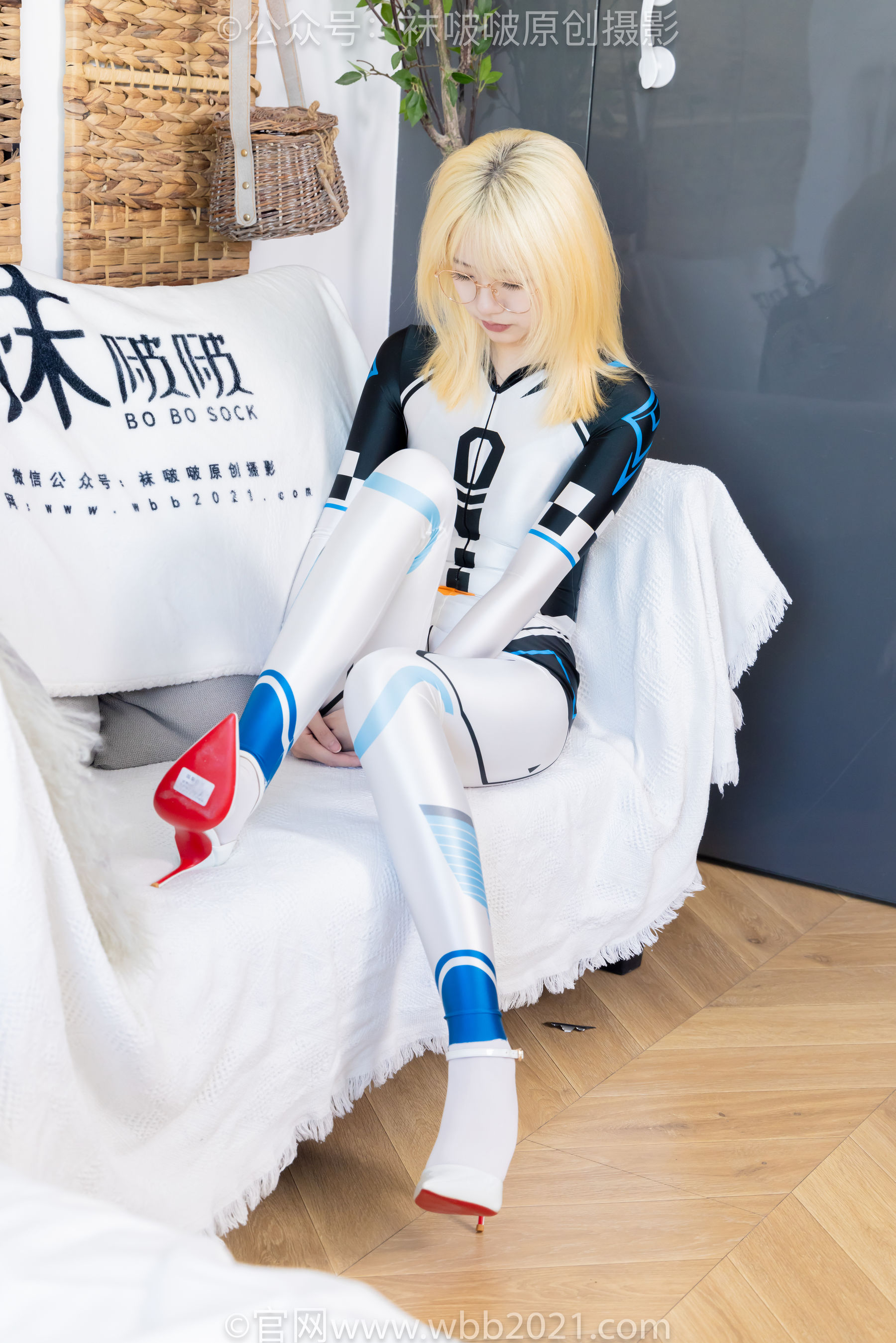 BoBoSocks袜啵啵 No.568 小甜豆 - 连体服、高跟鞋、厚白丝/(148P)