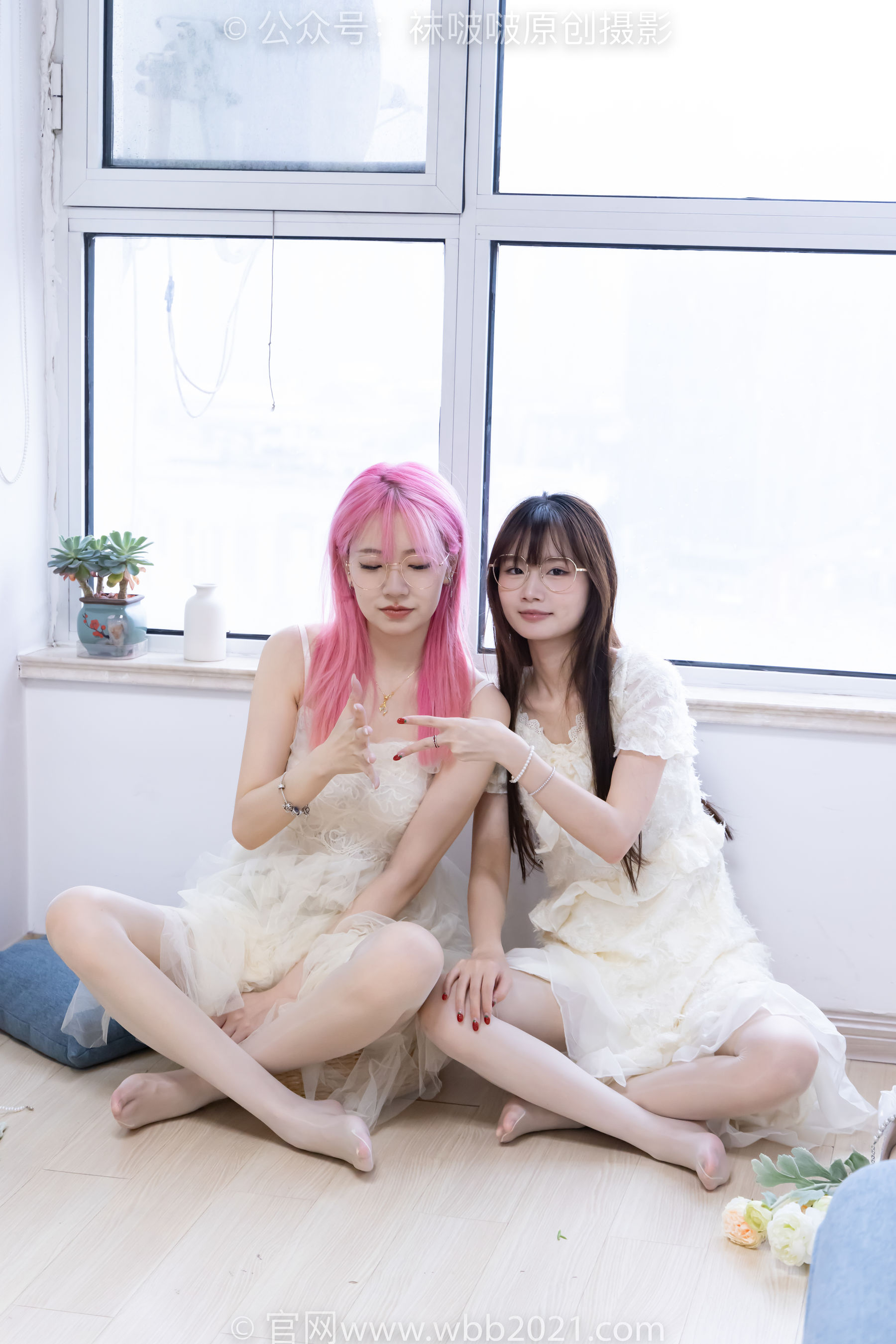 BoBoSocks袜啵啵 No.563 小甜豆&甜甜圈 - 高跟鞋、油亮白丝、裸足/(215P)