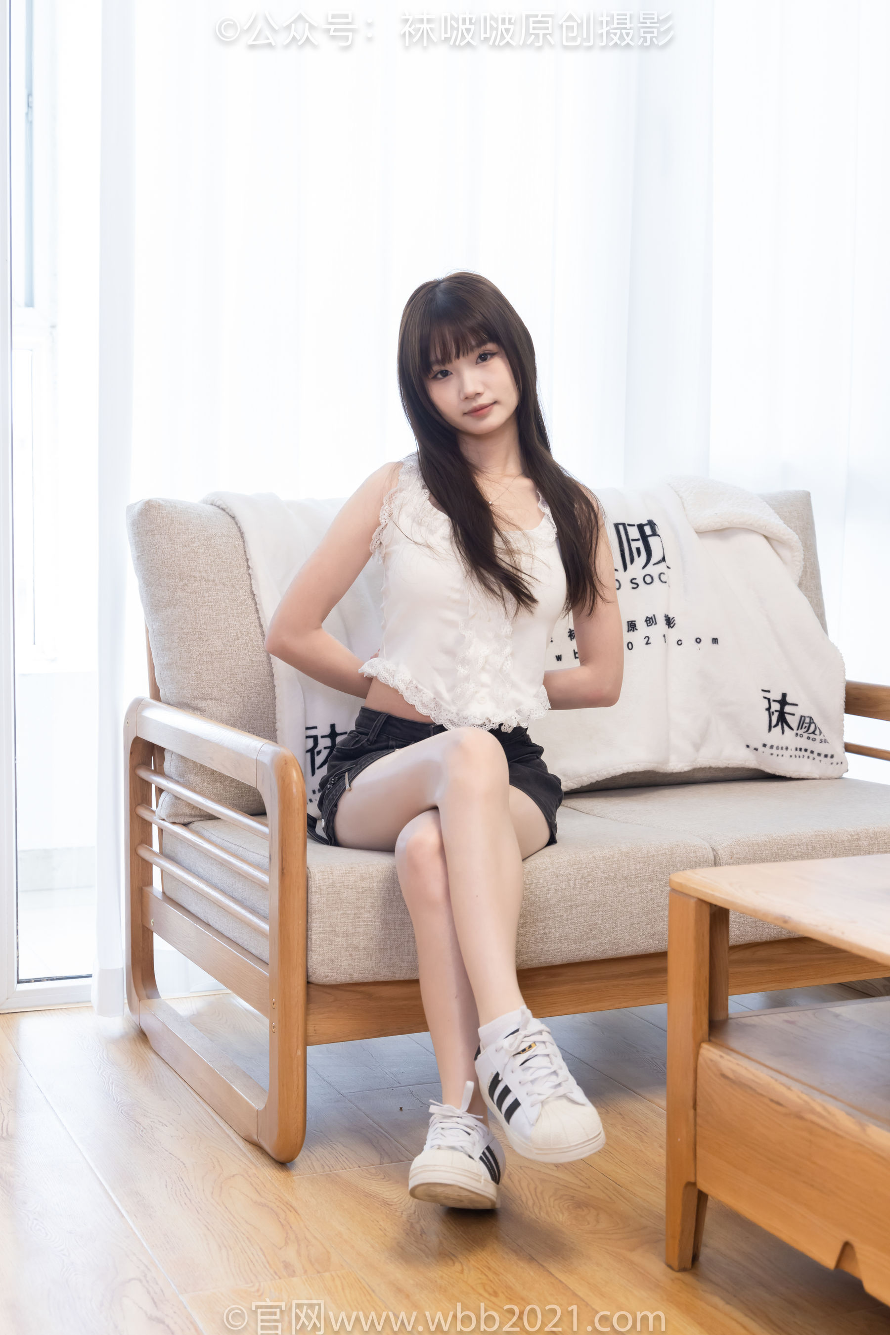 BoBoSocks袜啵啵 No.570 甜甜圈 - 板鞋、白棉袜、油亮肉丝/(150P)