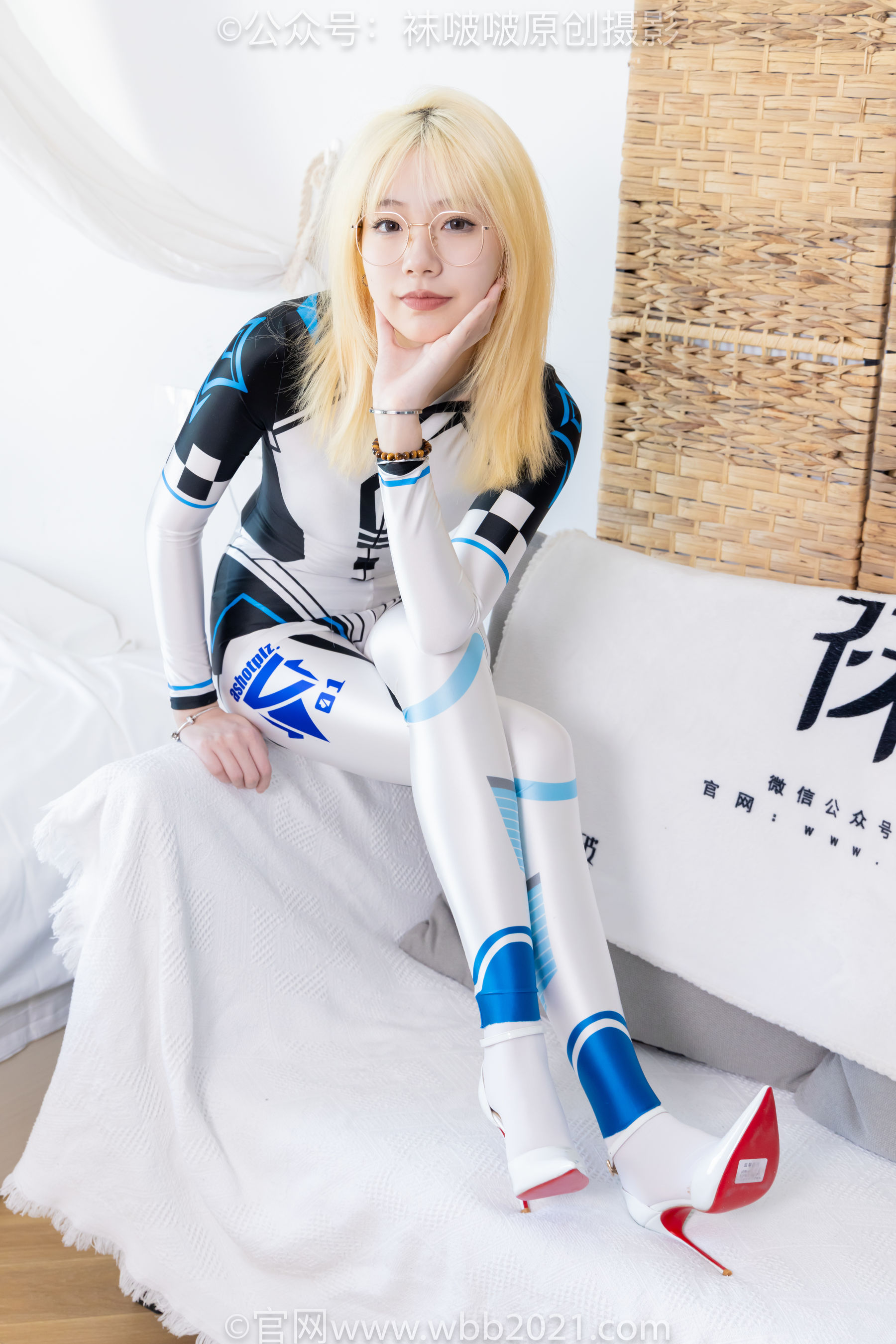 BoBoSocks袜啵啵 No.568 小甜豆 - 连体服、高跟鞋、厚白丝/(148P)