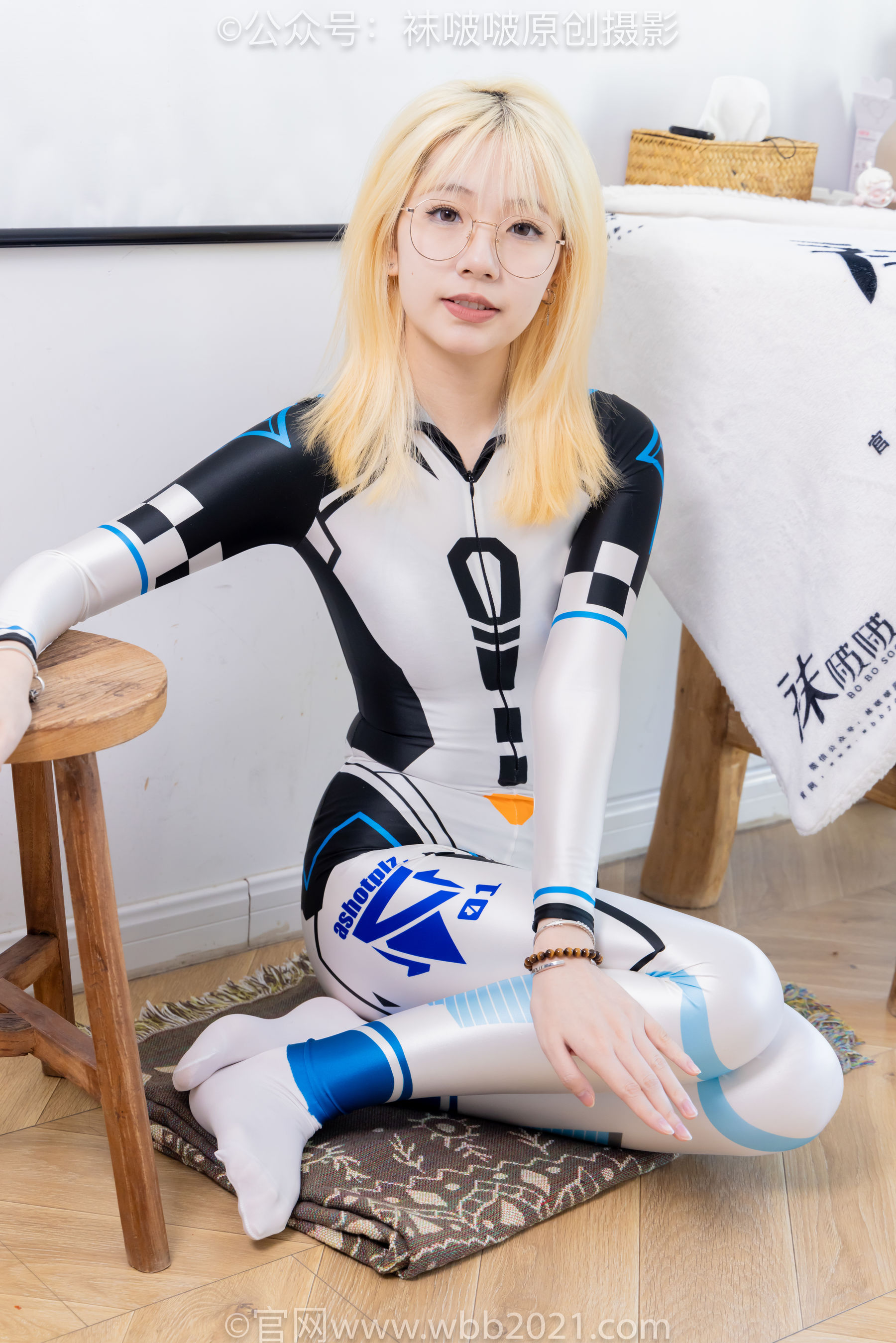 BoBoSocks袜啵啵 No.568 小甜豆 - 连体服、高跟鞋、厚白丝/(148P)