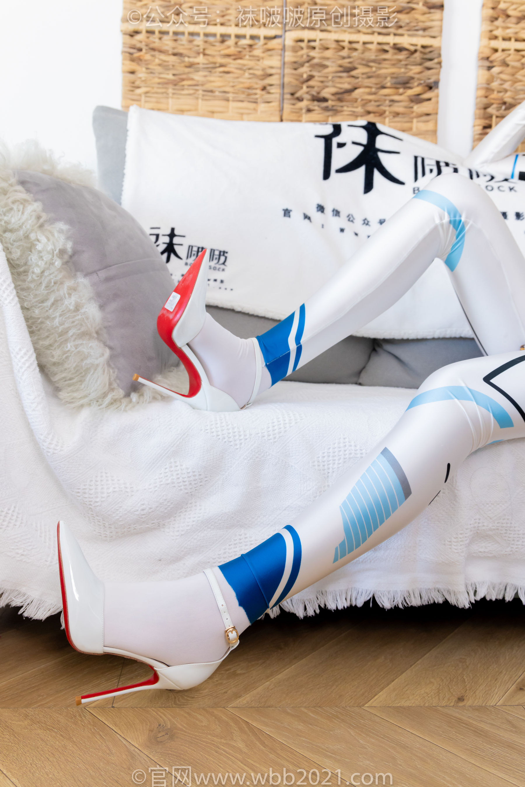 BoBoSocks袜啵啵 No.568 小甜豆 - 连体服、高跟鞋、厚白丝/(148P)