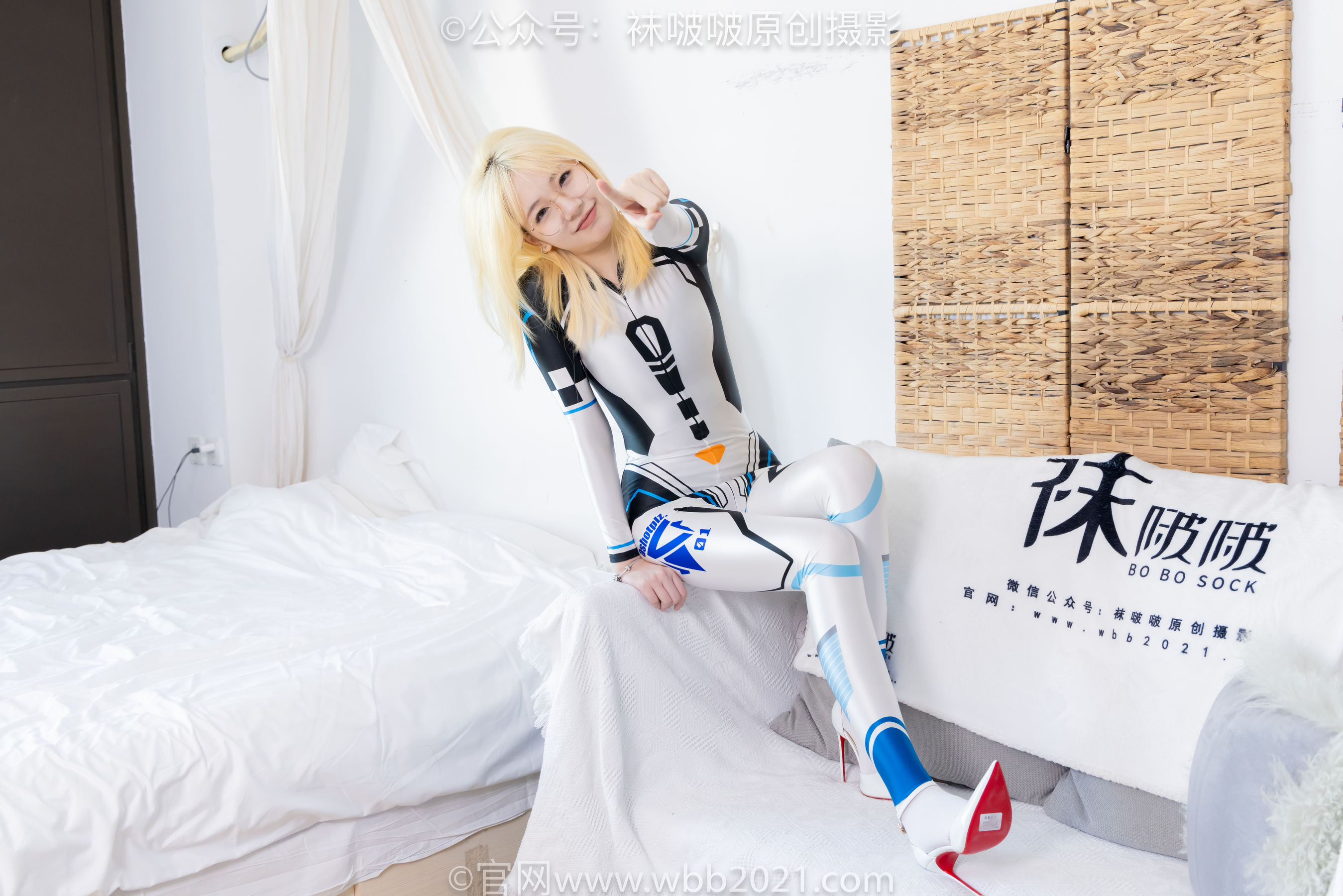 BoBoSocks袜啵啵 No.568 小甜豆 - 连体服、高跟鞋、厚白丝/(148P)