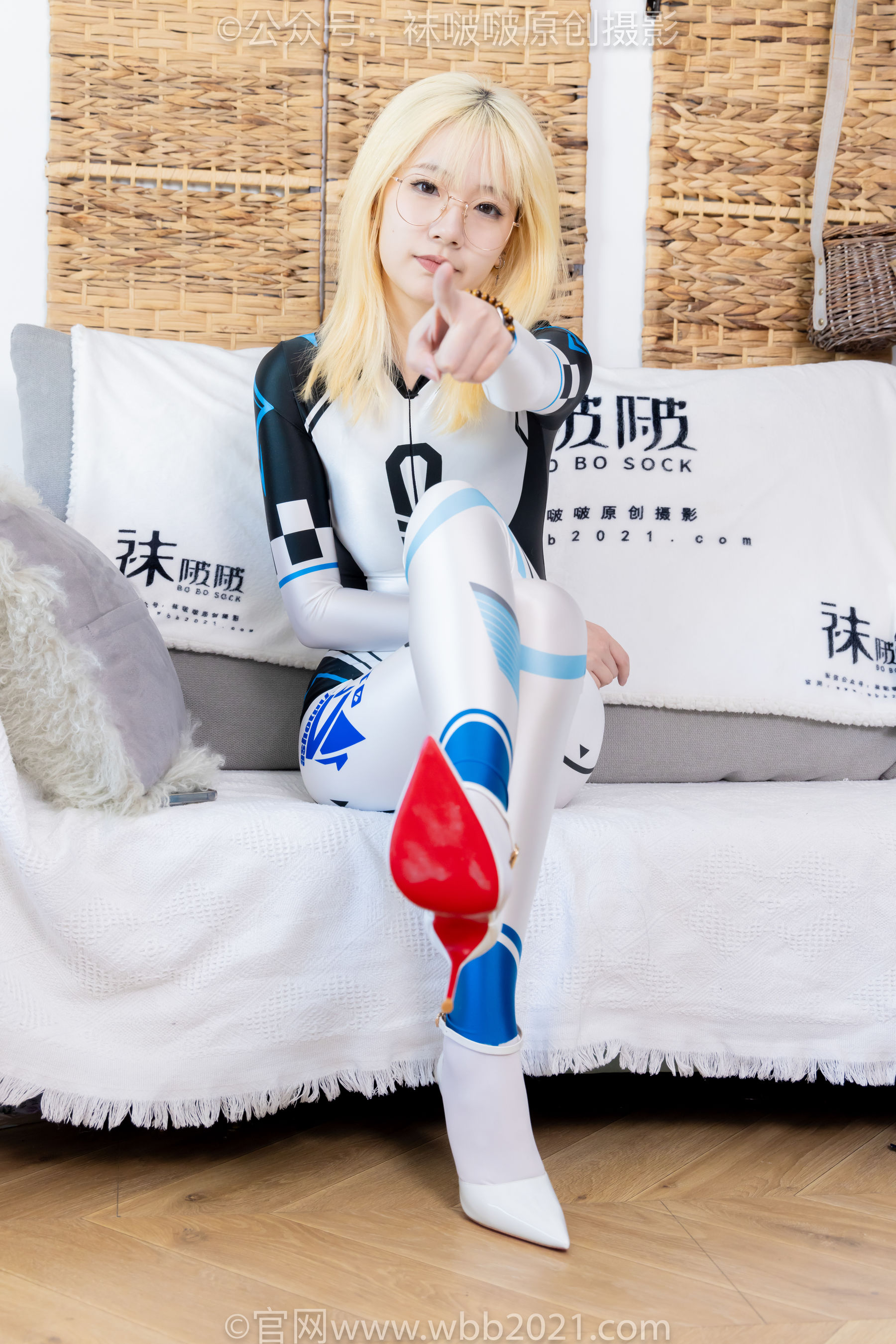 BoBoSocks袜啵啵 No.568 小甜豆 - 连体服、高跟鞋、厚白丝/(148P)