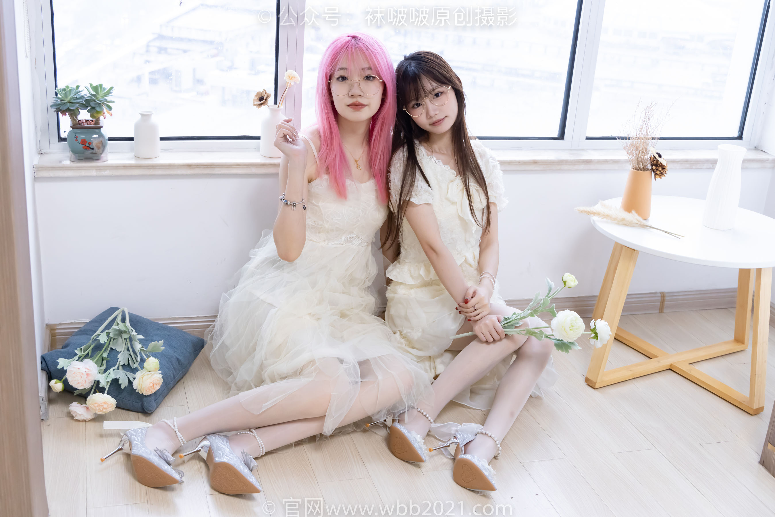 BoBoSocks袜啵啵 No.563 小甜豆&甜甜圈 - 高跟鞋、油亮白丝、裸足/(215P)