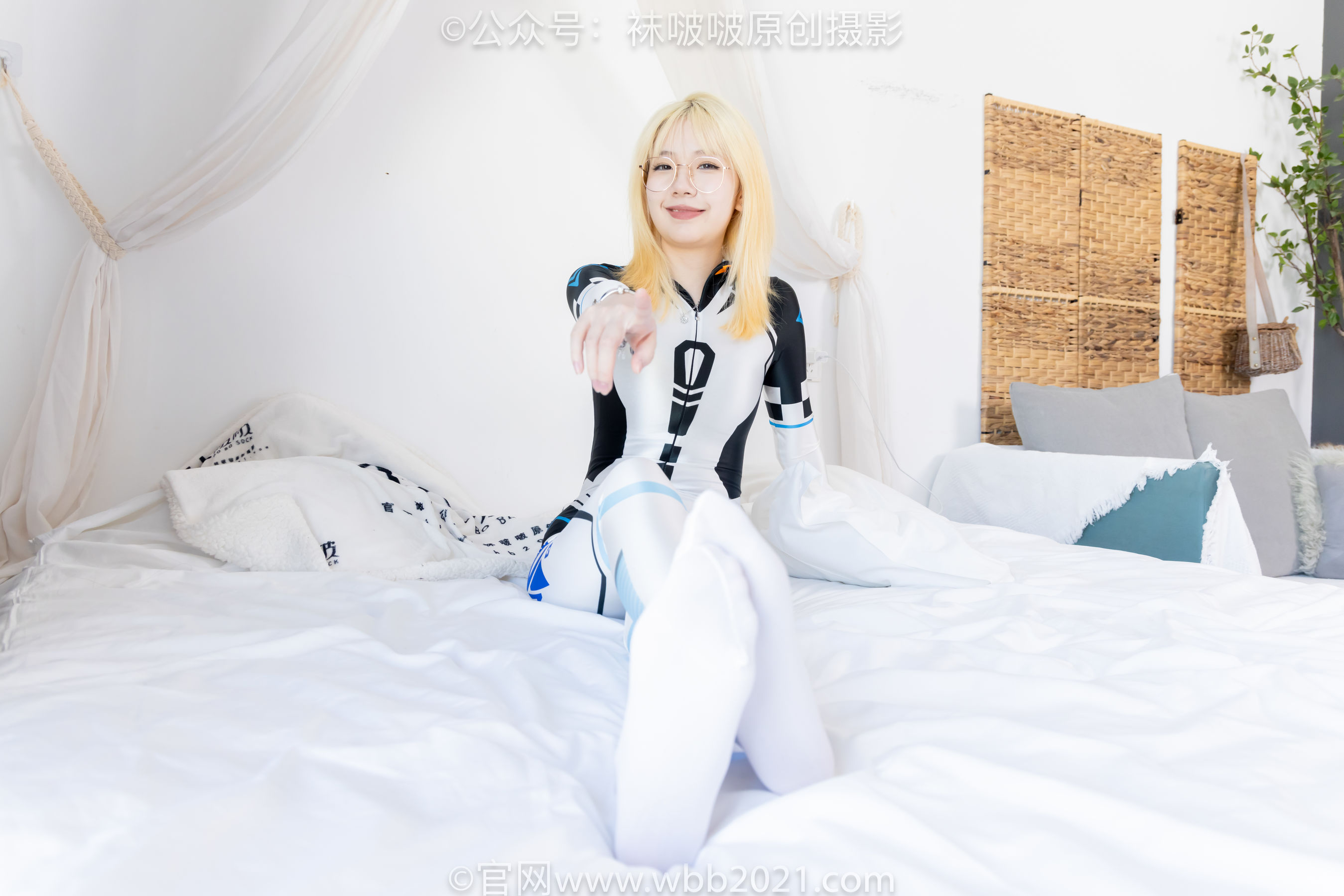 BoBoSocks袜啵啵 No.568 小甜豆 - 连体服、高跟鞋、厚白丝/(148P)