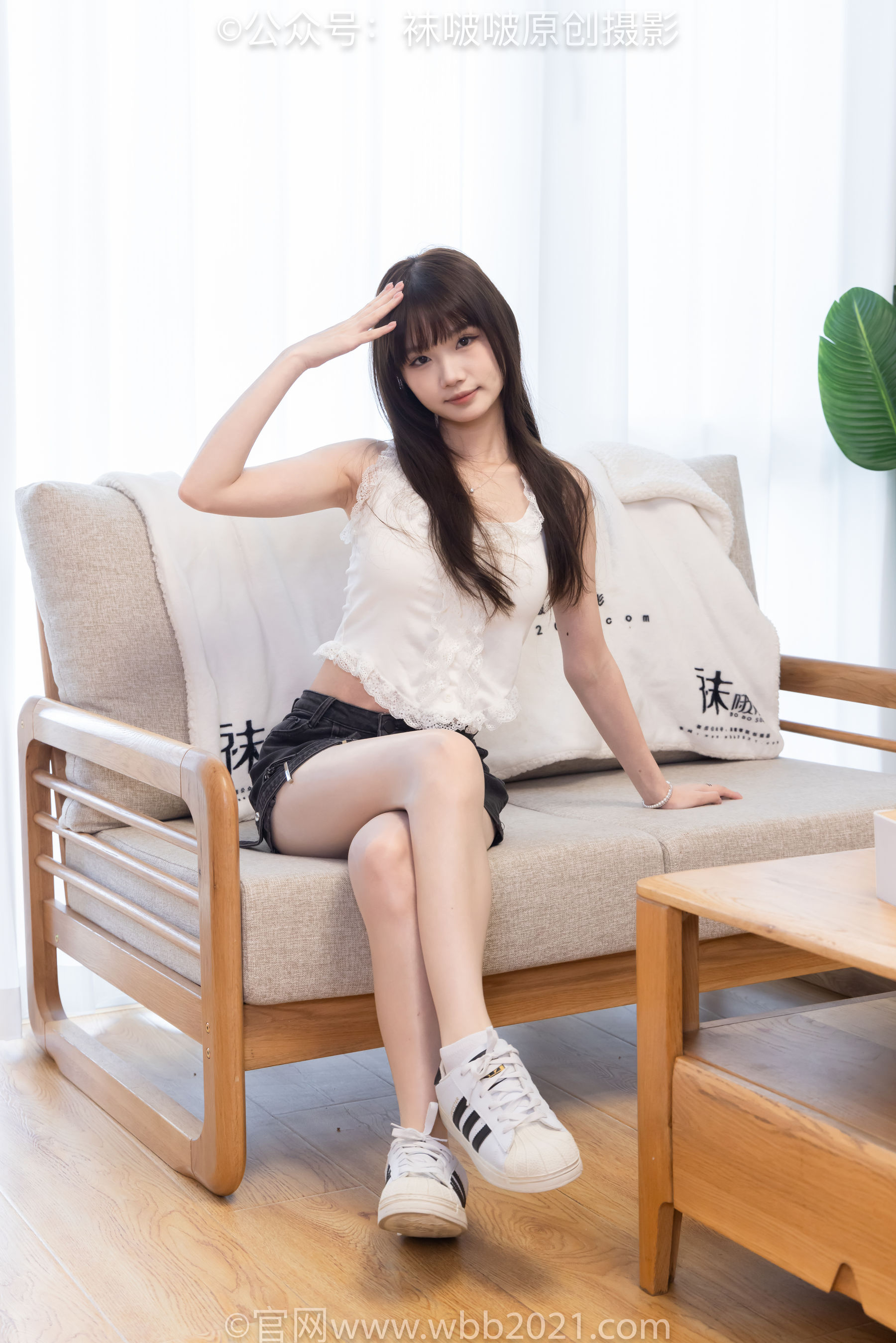 BoBoSocks袜啵啵 No.570 甜甜圈 - 板鞋、白棉袜、油亮肉丝/(150P)