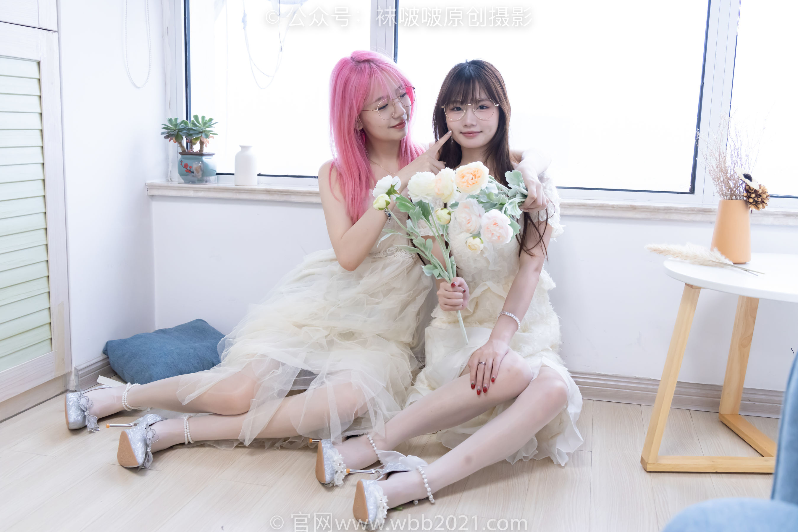 BoBoSocks袜啵啵 No.563 小甜豆&甜甜圈 - 高跟鞋、油亮白丝、裸足/(215P)