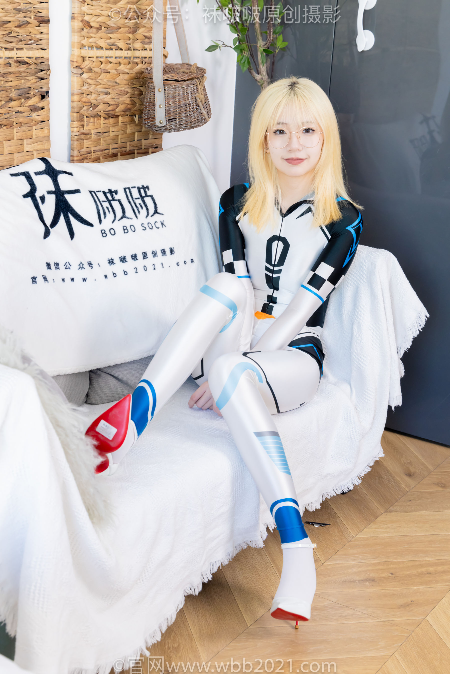 BoBoSocks袜啵啵 No.568 小甜豆 - 连体服、高跟鞋、厚白丝/(148P)