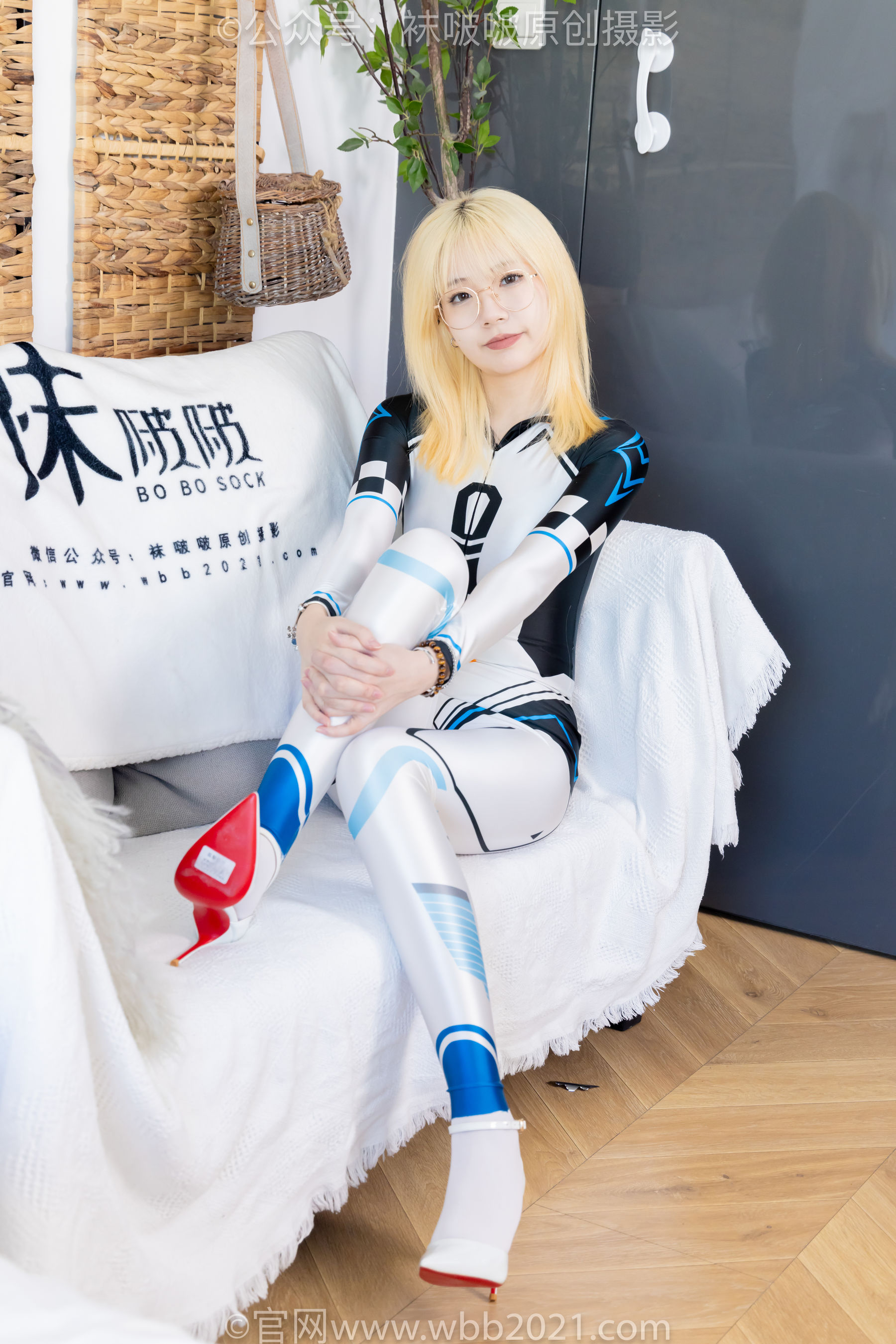 BoBoSocks袜啵啵 No.568 小甜豆 - 连体服、高跟鞋、厚白丝/(148P)