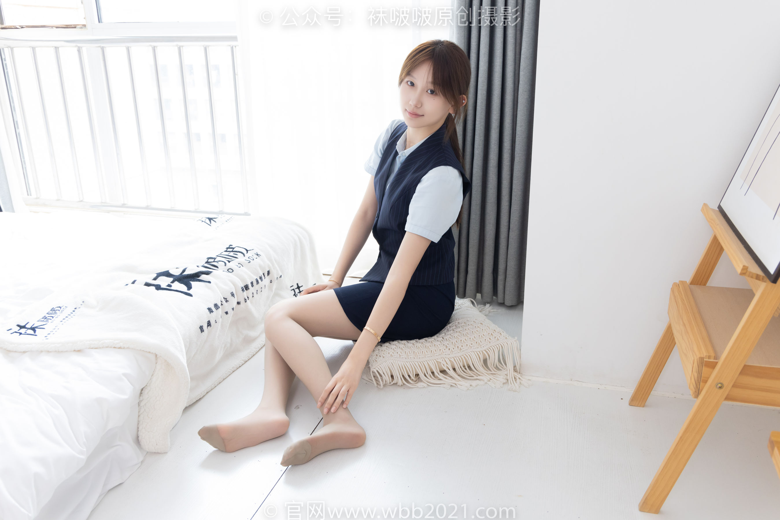 BoBoSocks袜啵啵 No.575 香菜 - 平底鞋、薄灰丝、银行制服/(176P)