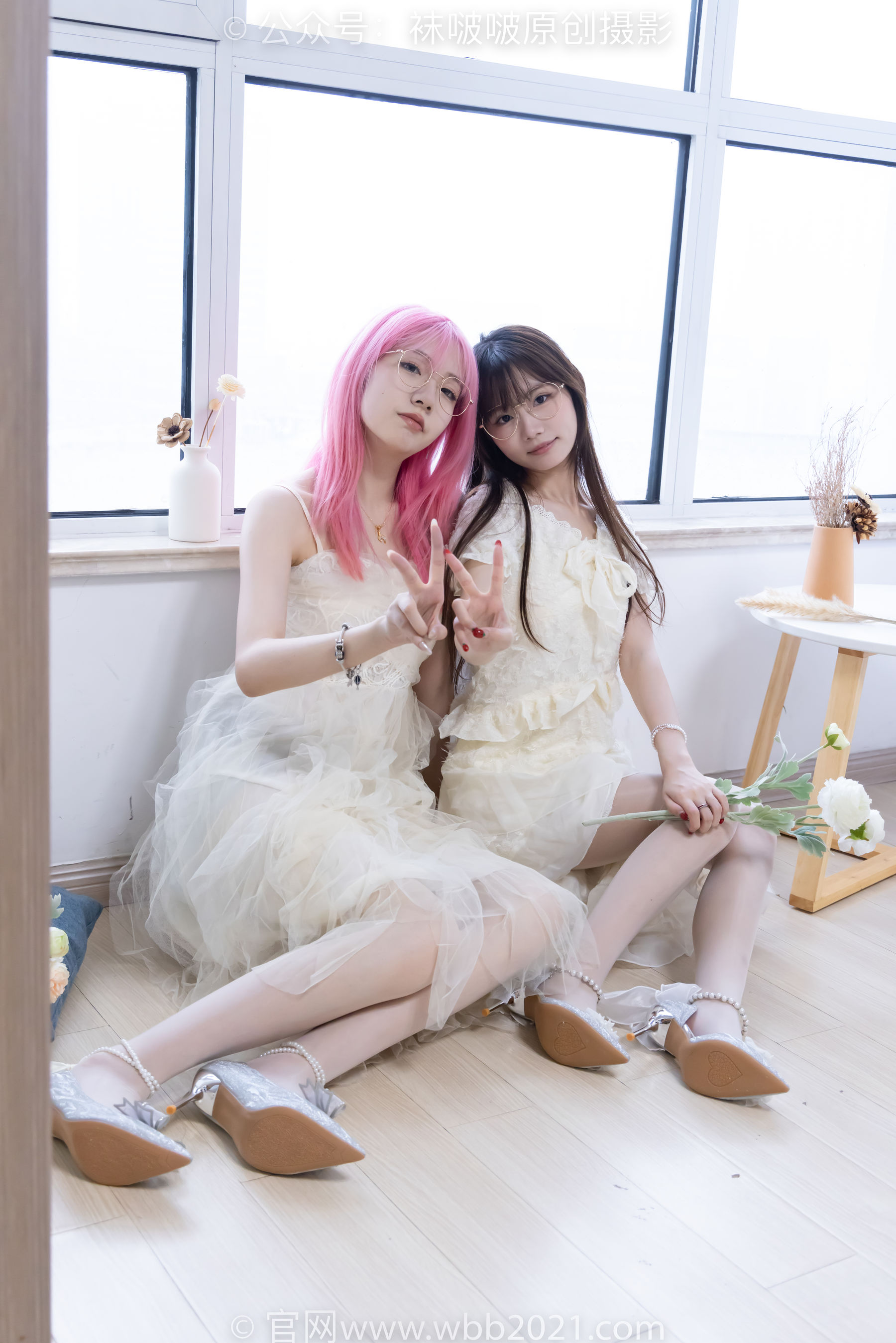 BoBoSocks袜啵啵 No.563 小甜豆&甜甜圈 - 高跟鞋、油亮白丝、裸足/(215P)