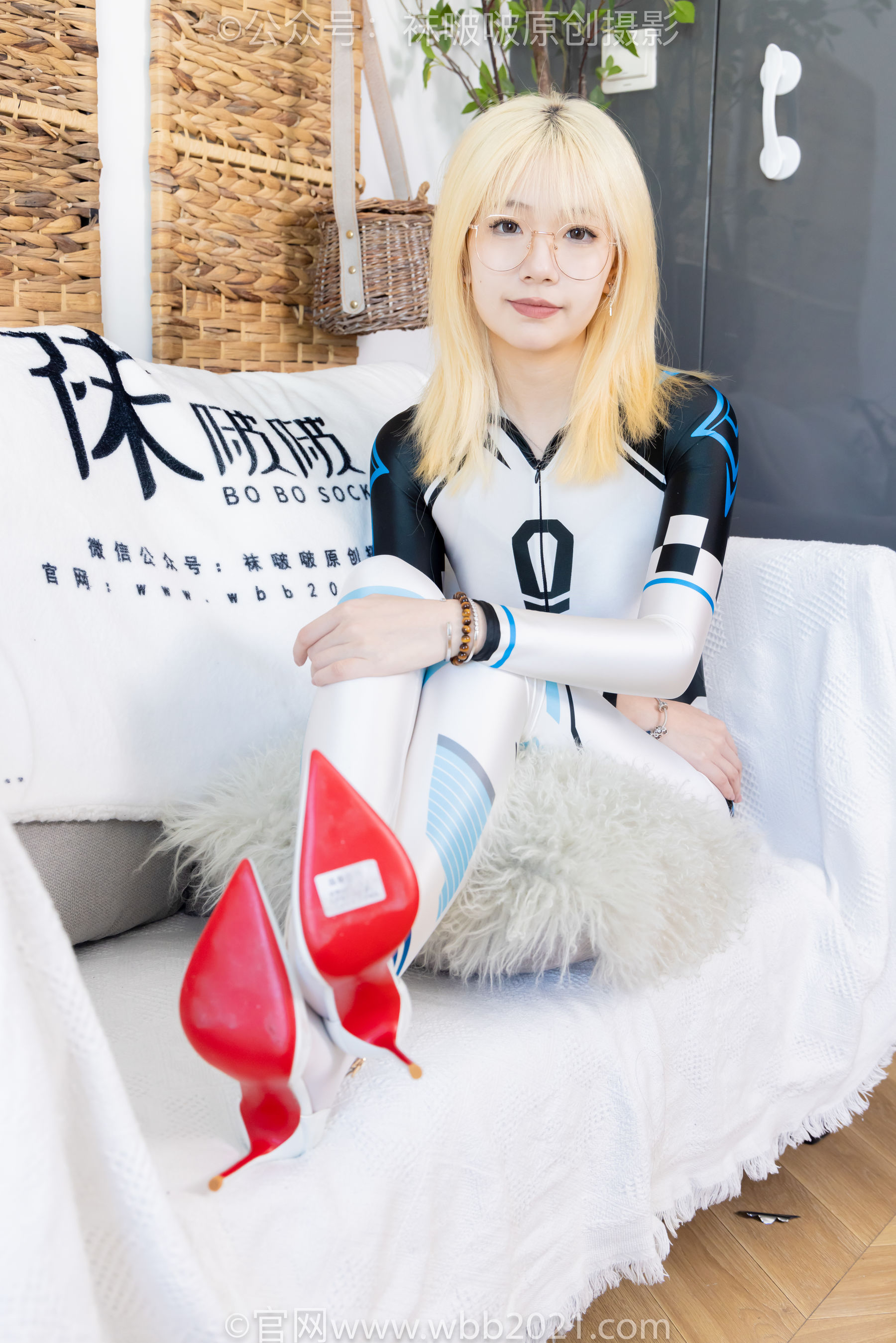 BoBoSocks袜啵啵 No.568 小甜豆 - 连体服、高跟鞋、厚白丝/(148P)