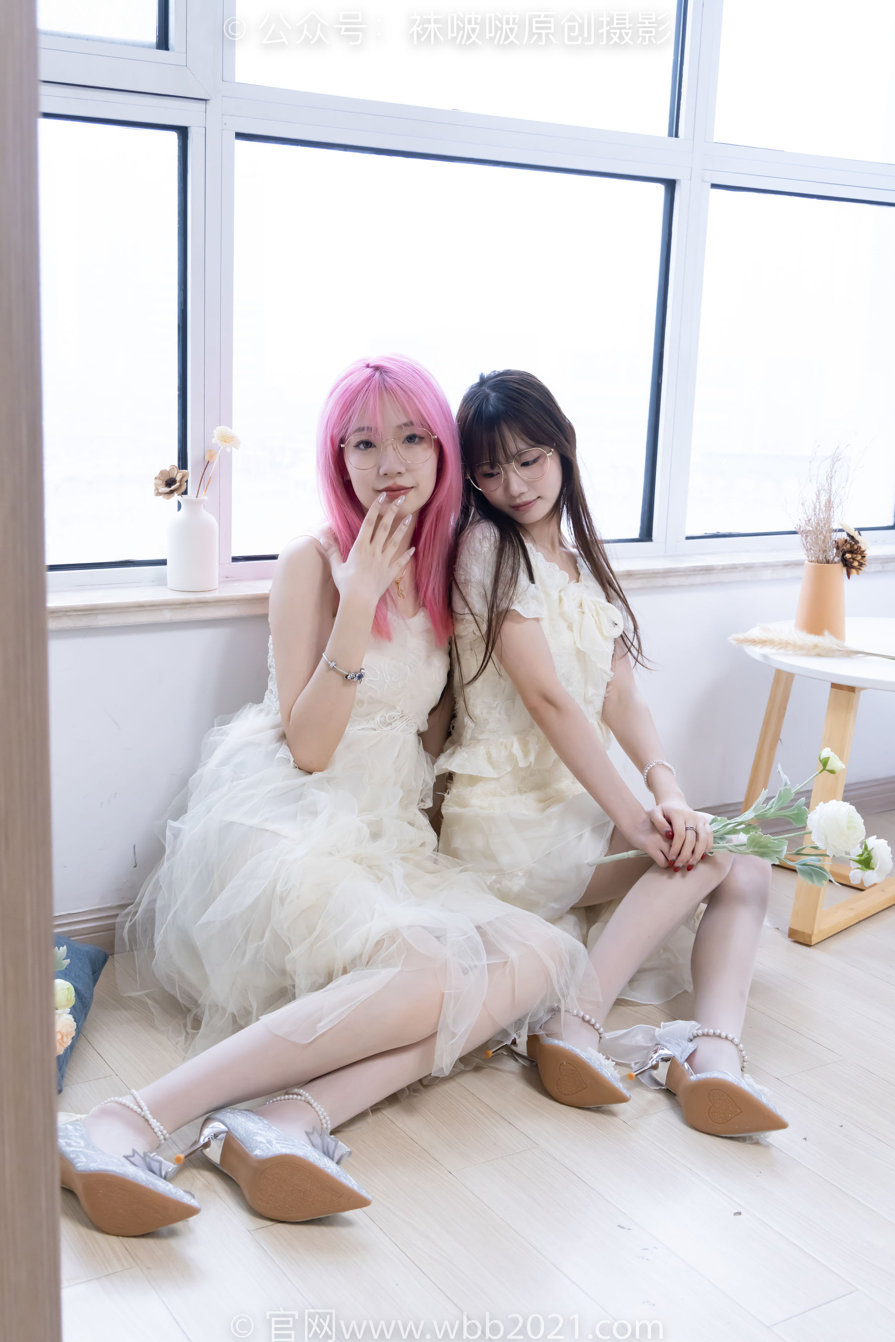 BoBoSocks袜啵啵 No.563 小甜豆&甜甜圈 - 高跟鞋、油亮白丝、裸足/(215P)