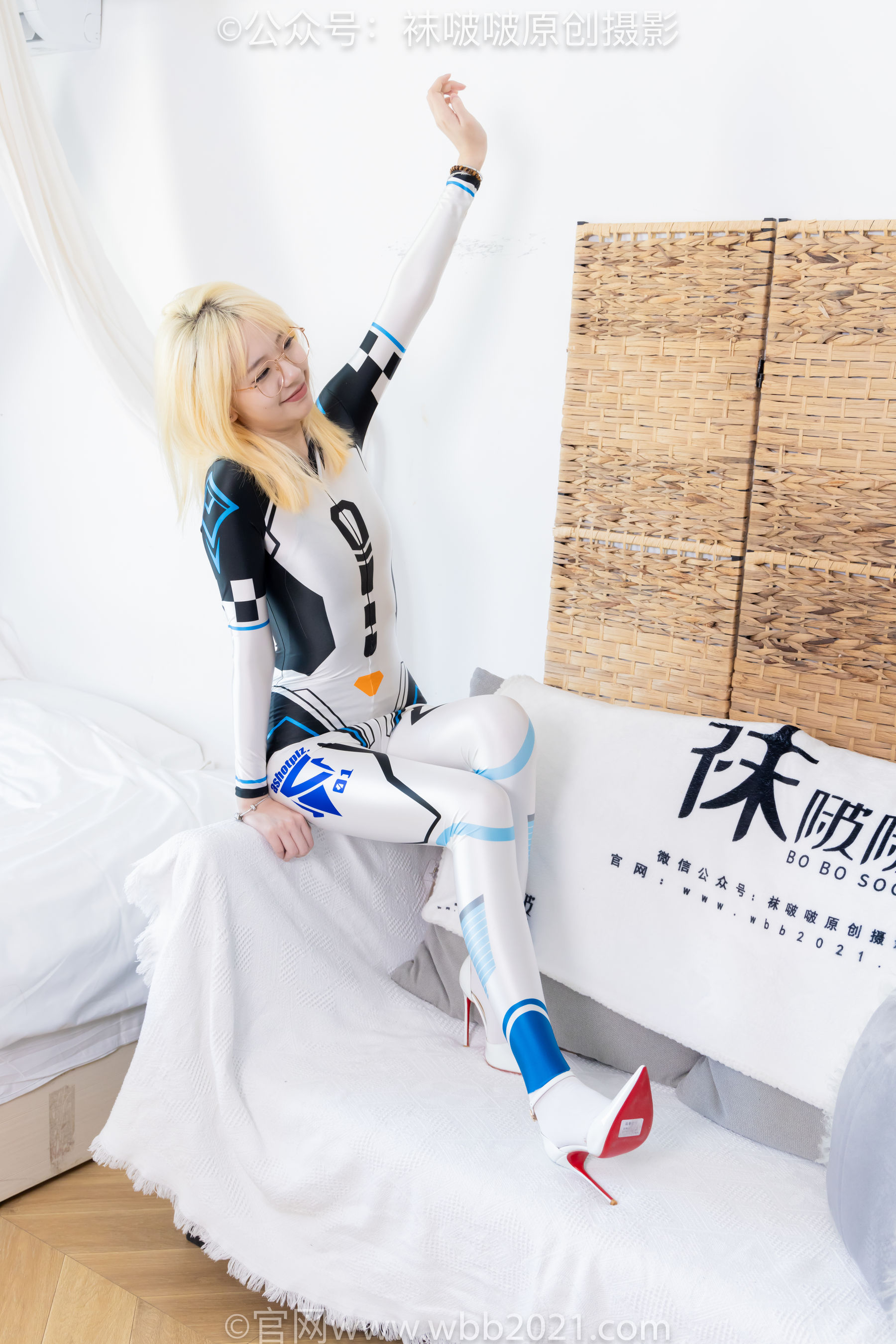 BoBoSocks袜啵啵 No.568 小甜豆 - 连体服、高跟鞋、厚白丝/(148P)