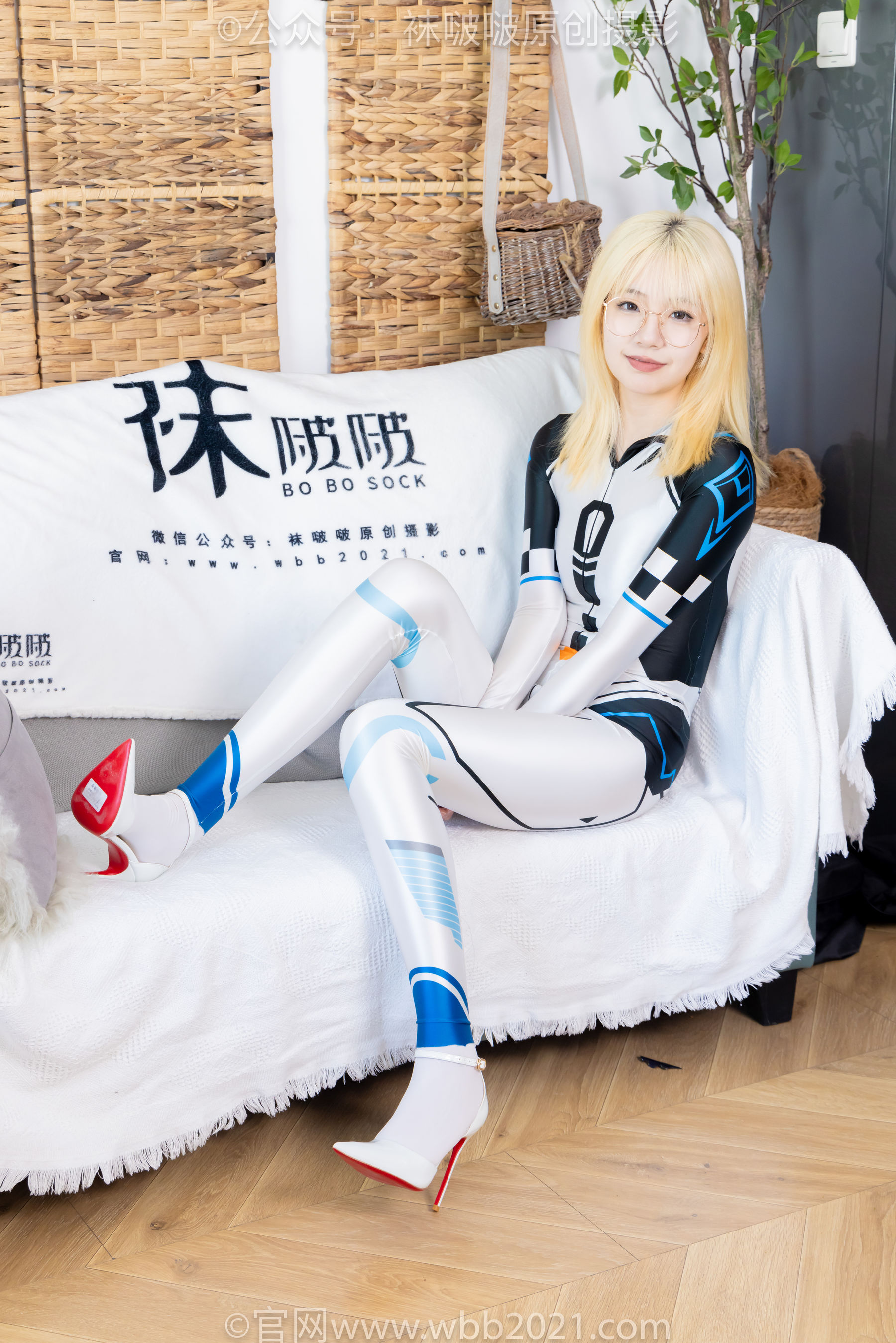 BoBoSocks袜啵啵 No.568 小甜豆 - 连体服、高跟鞋、厚白丝/(148P)