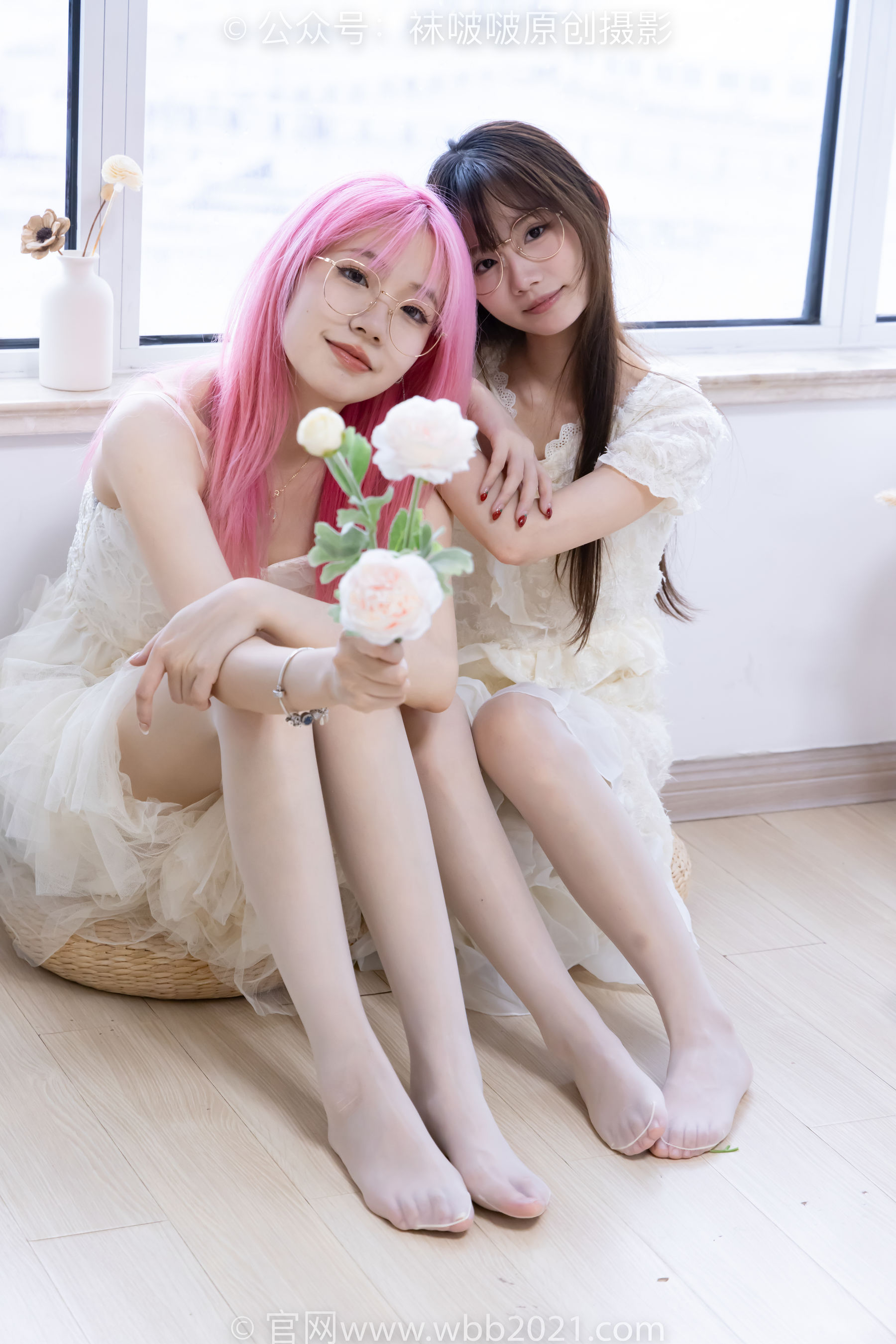 BoBoSocks袜啵啵 No.563 小甜豆&甜甜圈 - 高跟鞋、油亮白丝、裸足/(215P)