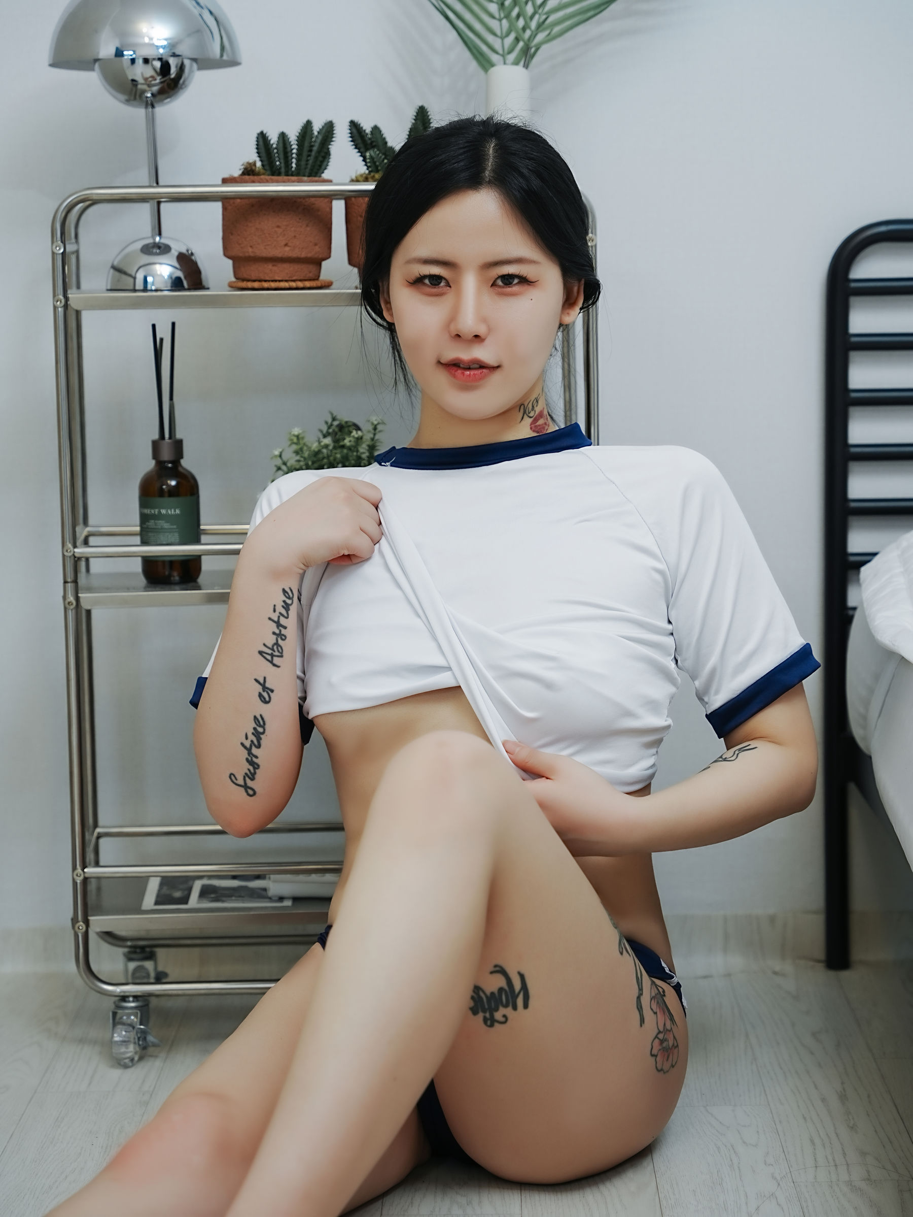 Choi Ri - Vol.01 Bloomers/(72P)