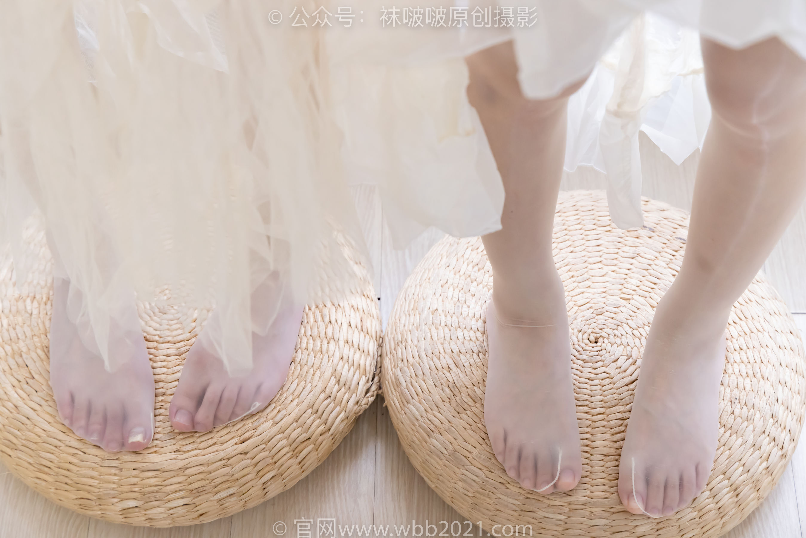 BoBoSocks袜啵啵 No.563 小甜豆&甜甜圈 - 高跟鞋、油亮白丝、裸足/(215P)