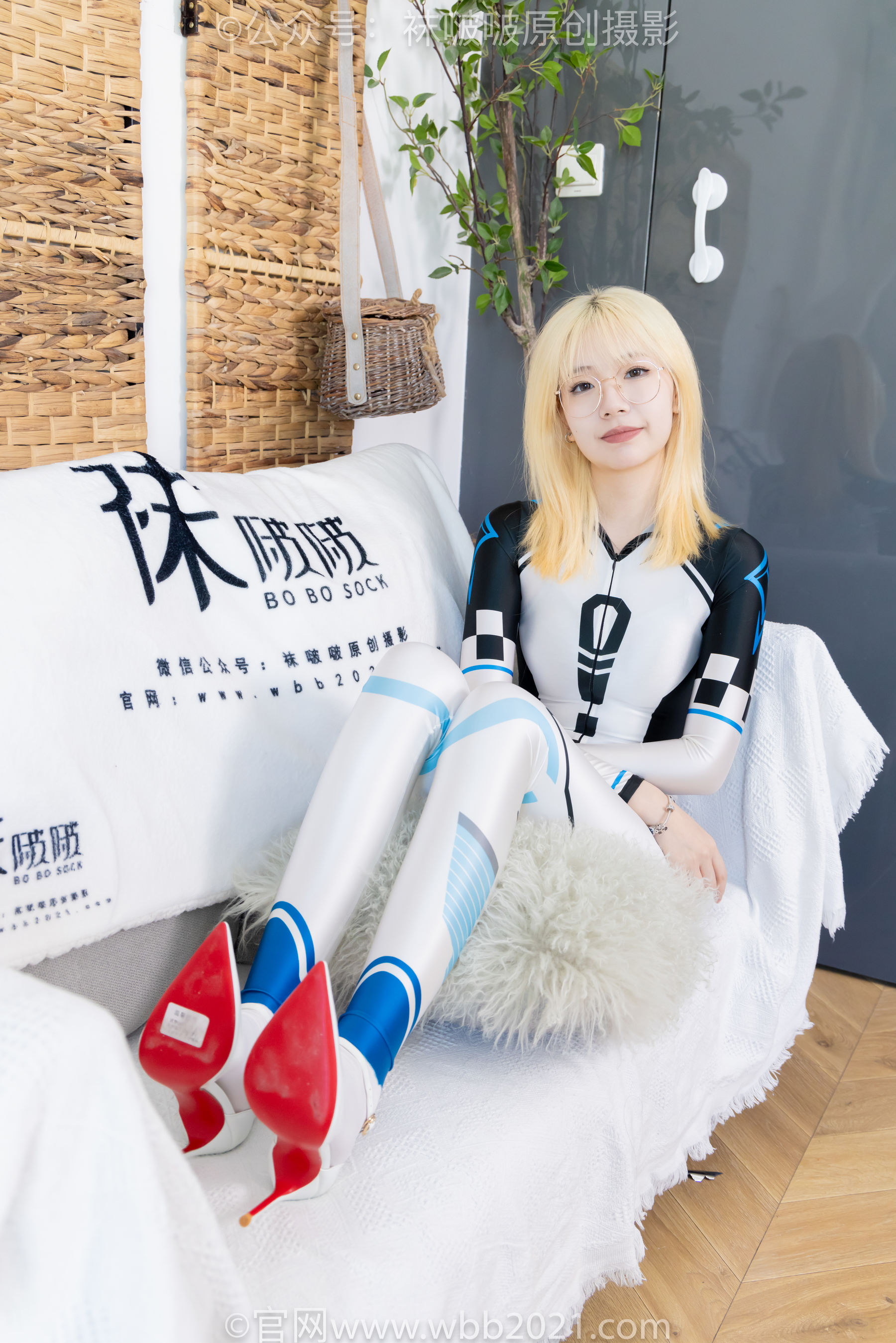 BoBoSocks袜啵啵 No.568 小甜豆 - 连体服、高跟鞋、厚白丝/(148P)