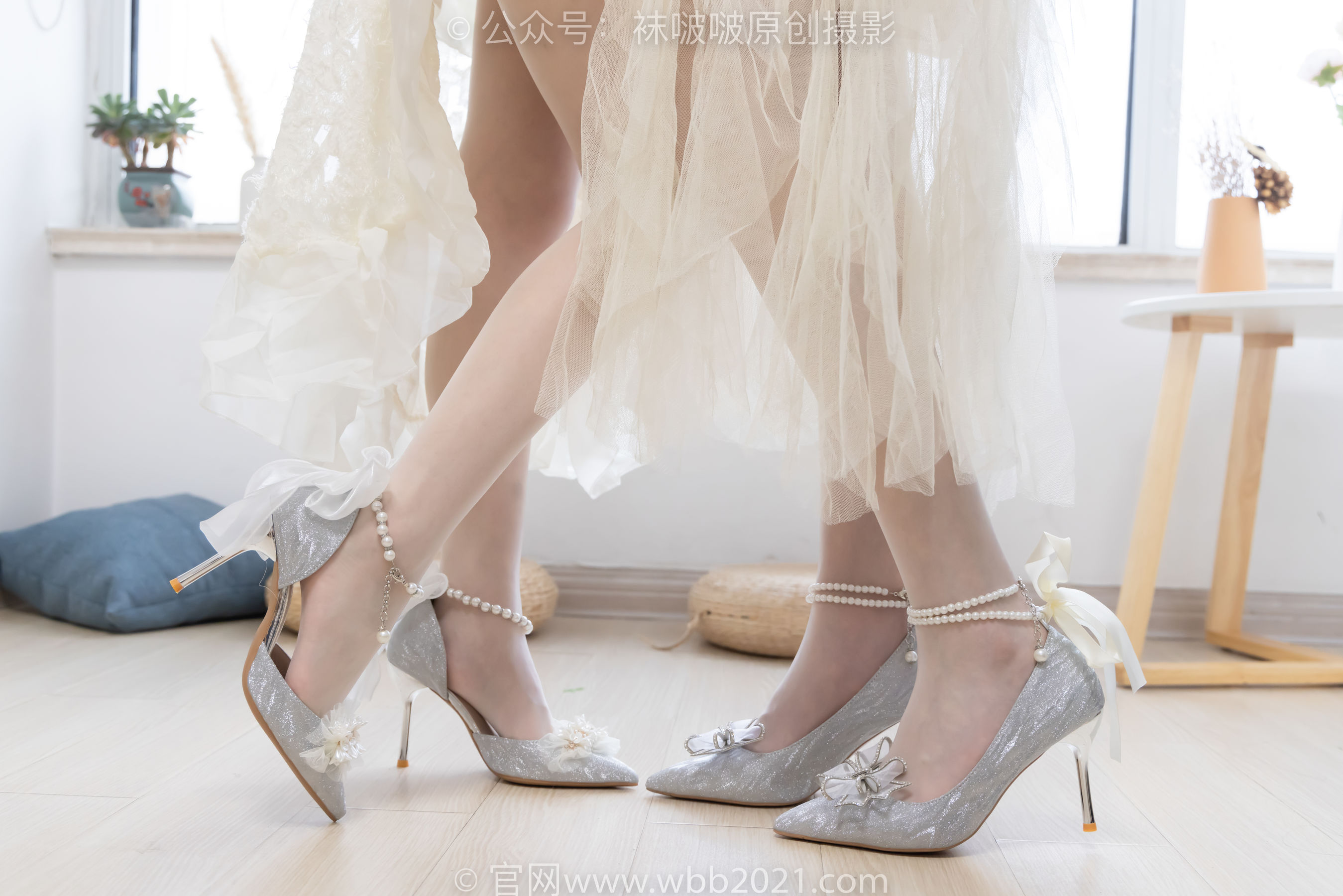 BoBoSocks袜啵啵 No.563 小甜豆&甜甜圈 - 高跟鞋、油亮白丝、裸足/(215P)