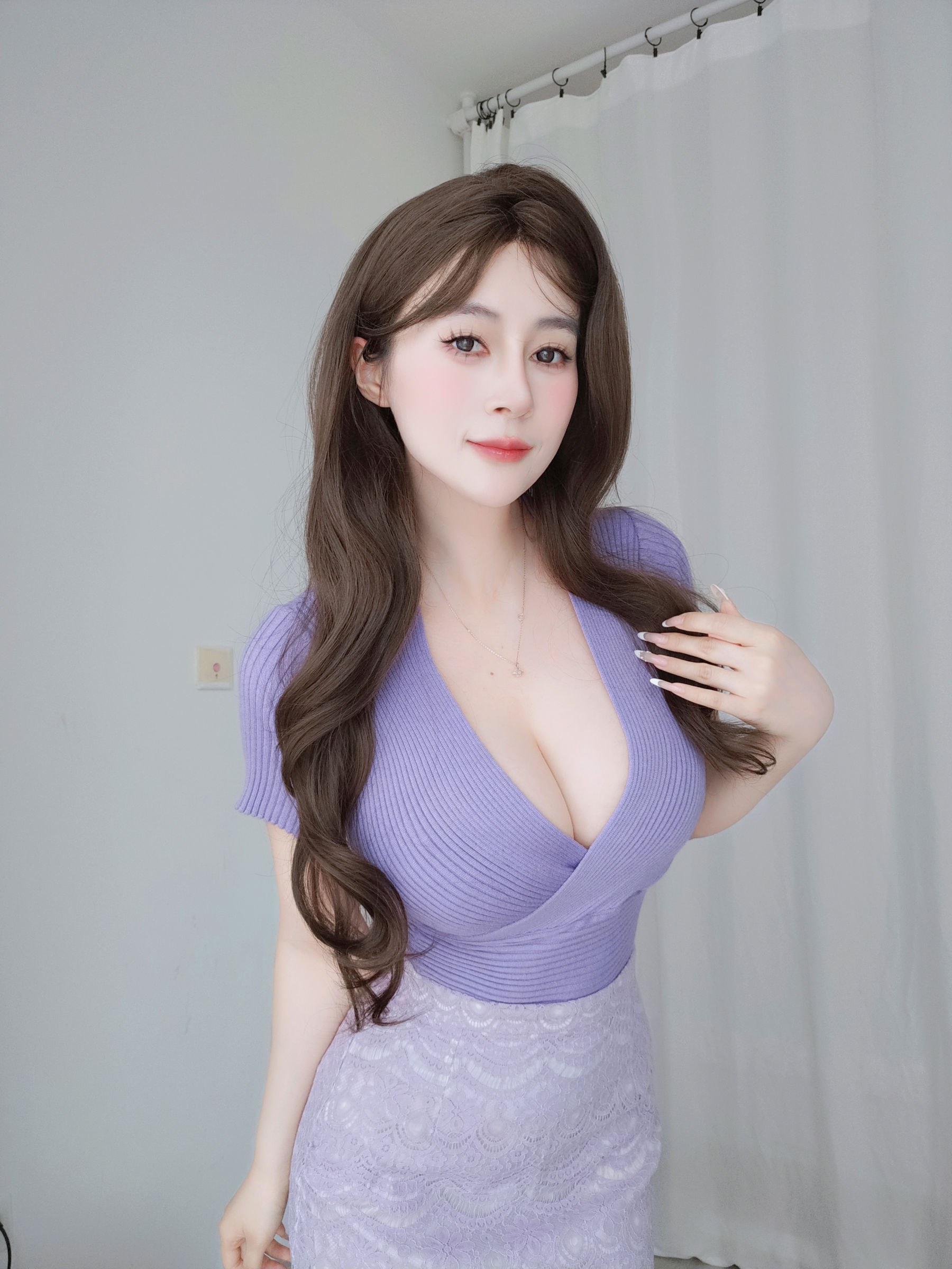 Coser小姐姐 白银 [fantia] 2024.10.26 紫色の奥さん/(20P)