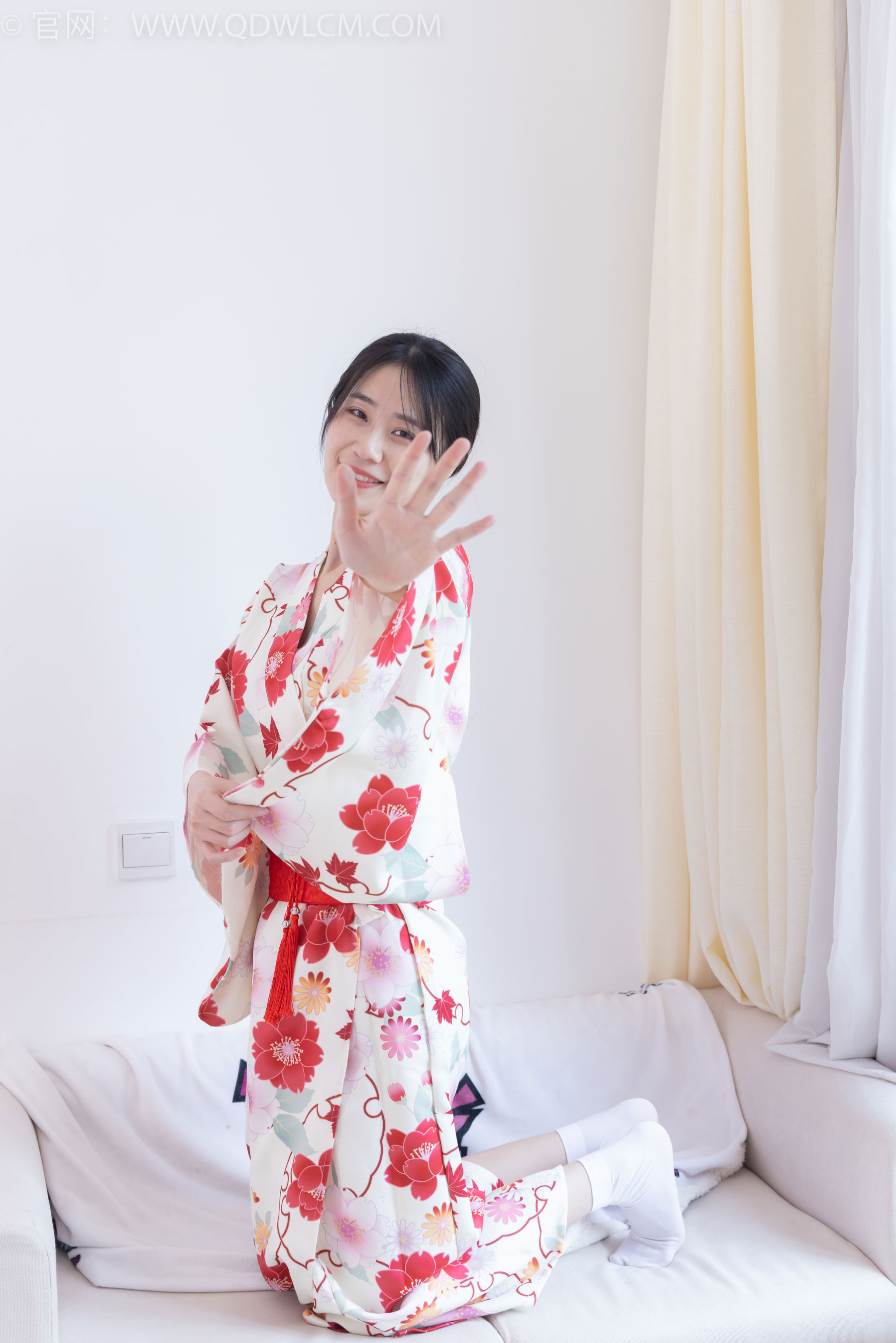 物恋传媒 No.2385 菜菜 - 木屐、短白丝、裸足、和服浴衣、裸足/(240P)