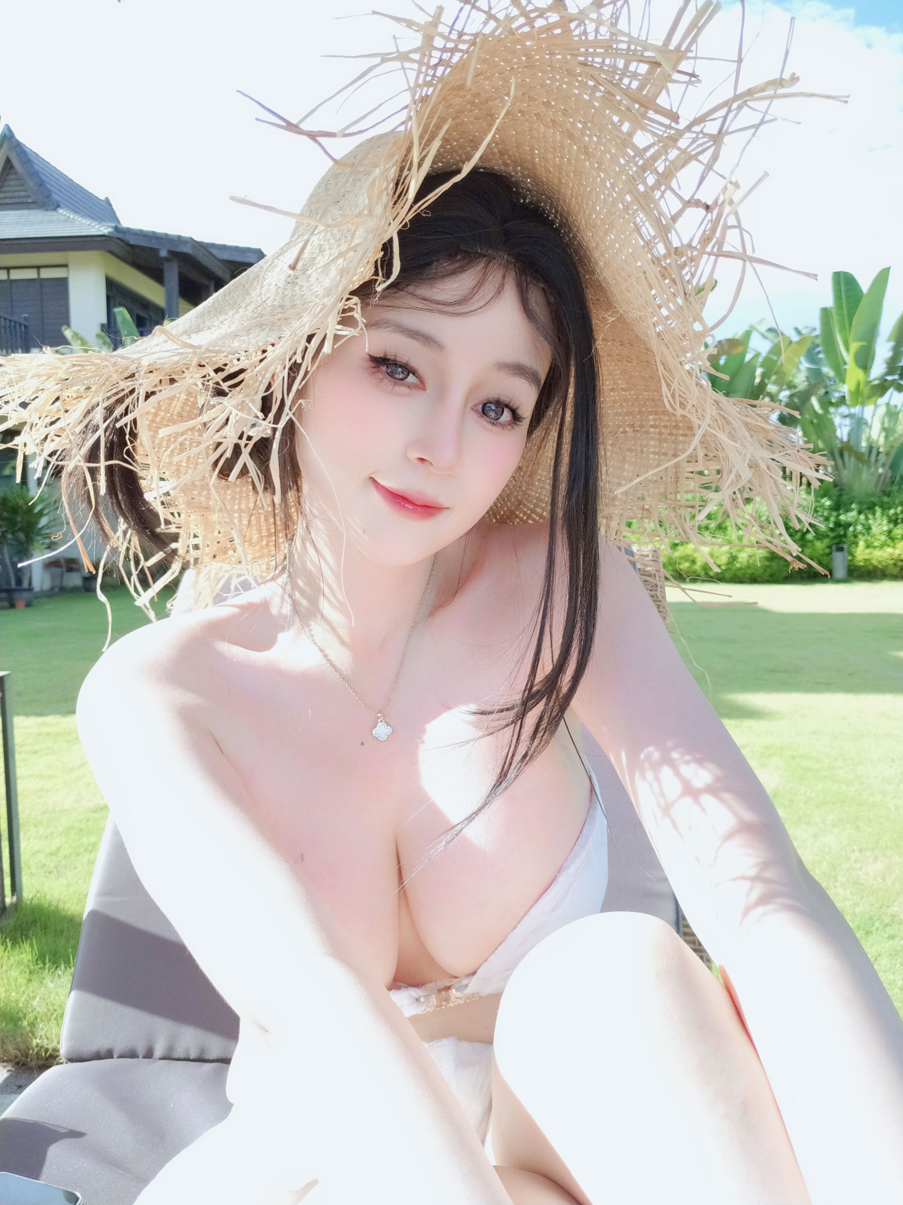 Coser小姐姐 白银 [fantia] 2025.1.21 ガールフレンドの水着/(58P)