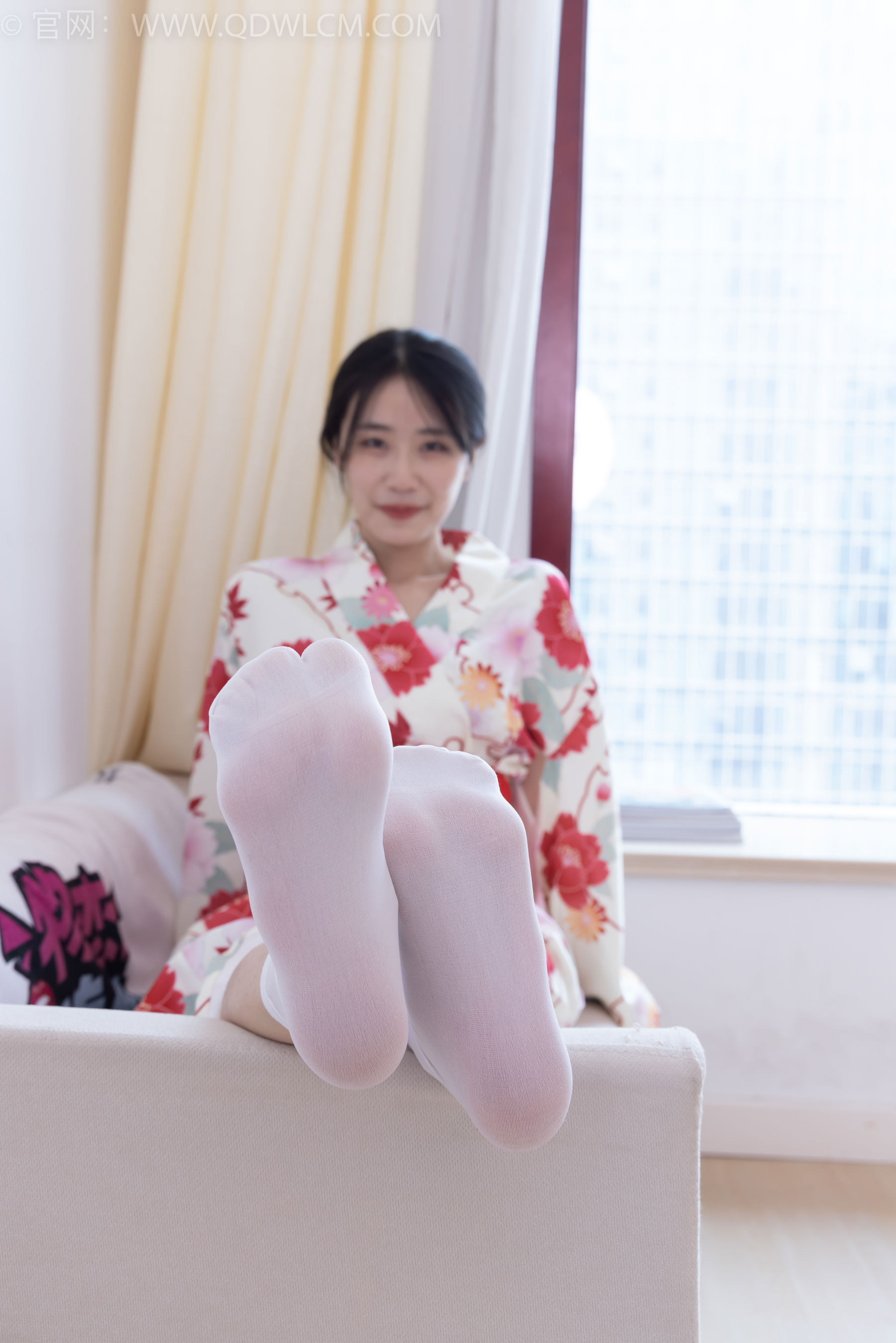 物恋传媒 No.2385 菜菜 - 木屐、短白丝、裸足、和服浴衣、裸足/(240P)