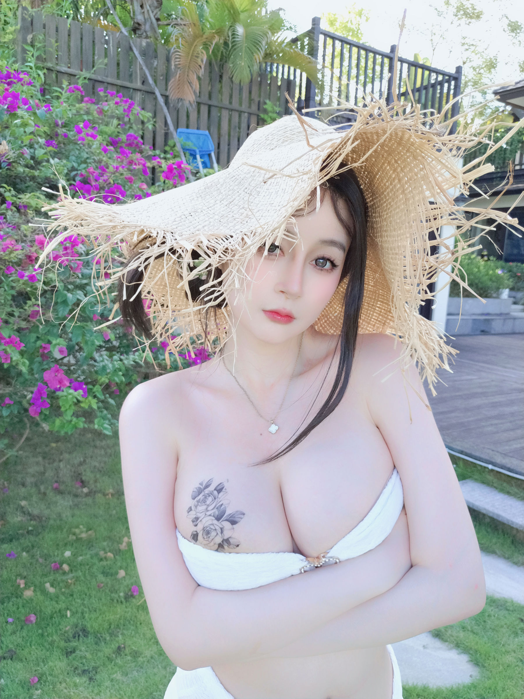 Coser小姐姐 白银 [fantia] 2025.1.21 ガールフレンドの水着/(58P)