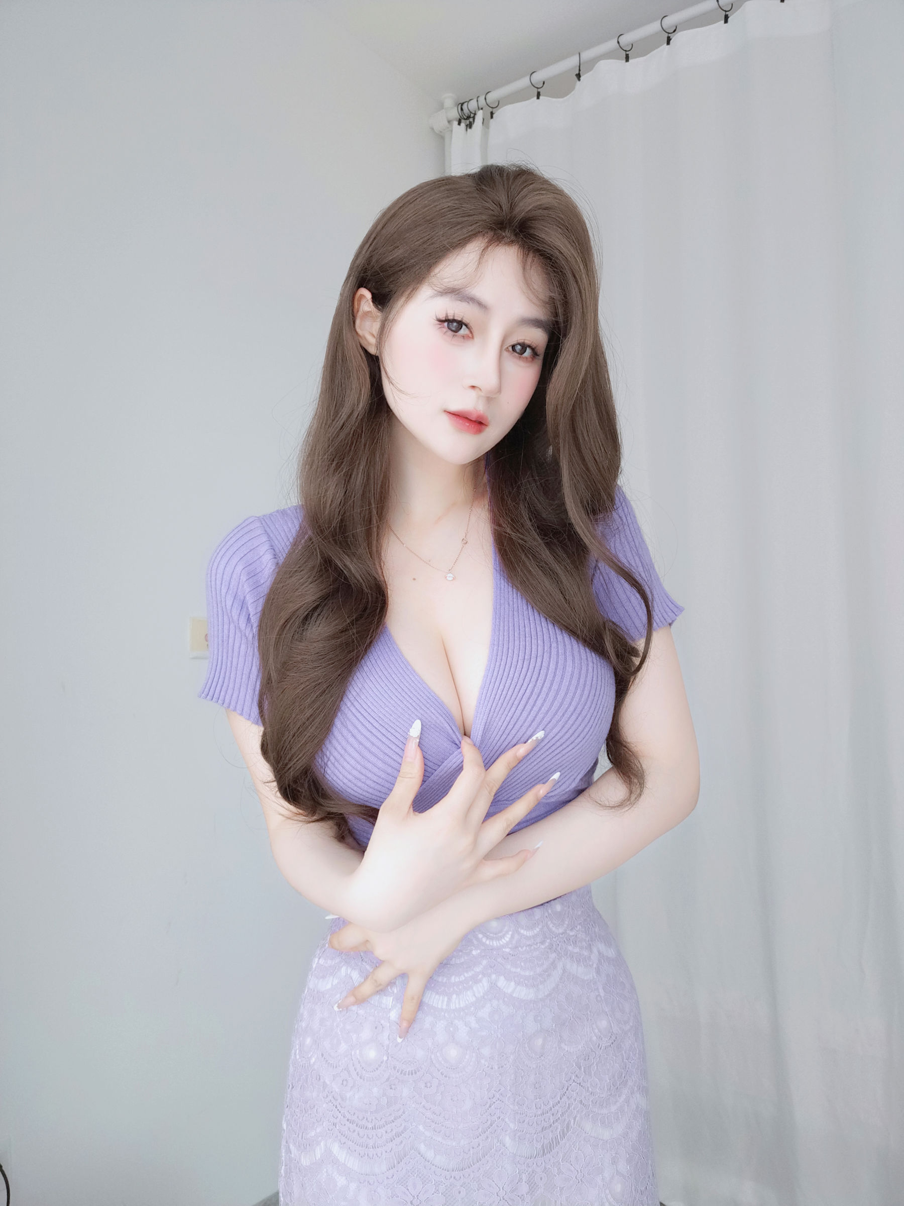 Coser小姐姐 白银 [fantia] 2024.10.26 紫色の奥さん/(20P)