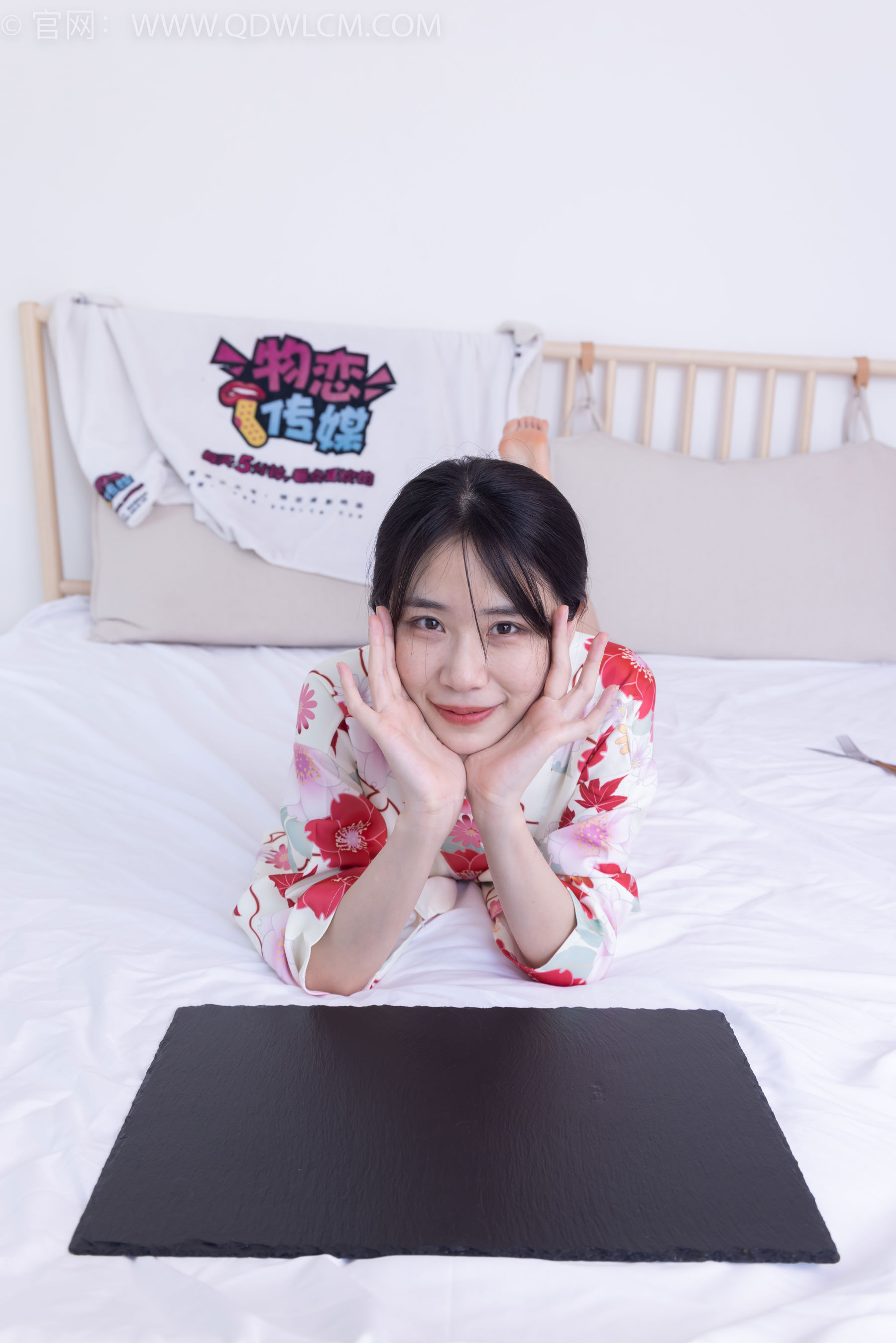 物恋传媒 No.2385 菜菜 - 木屐、短白丝、裸足、和服浴衣、裸足/(240P)