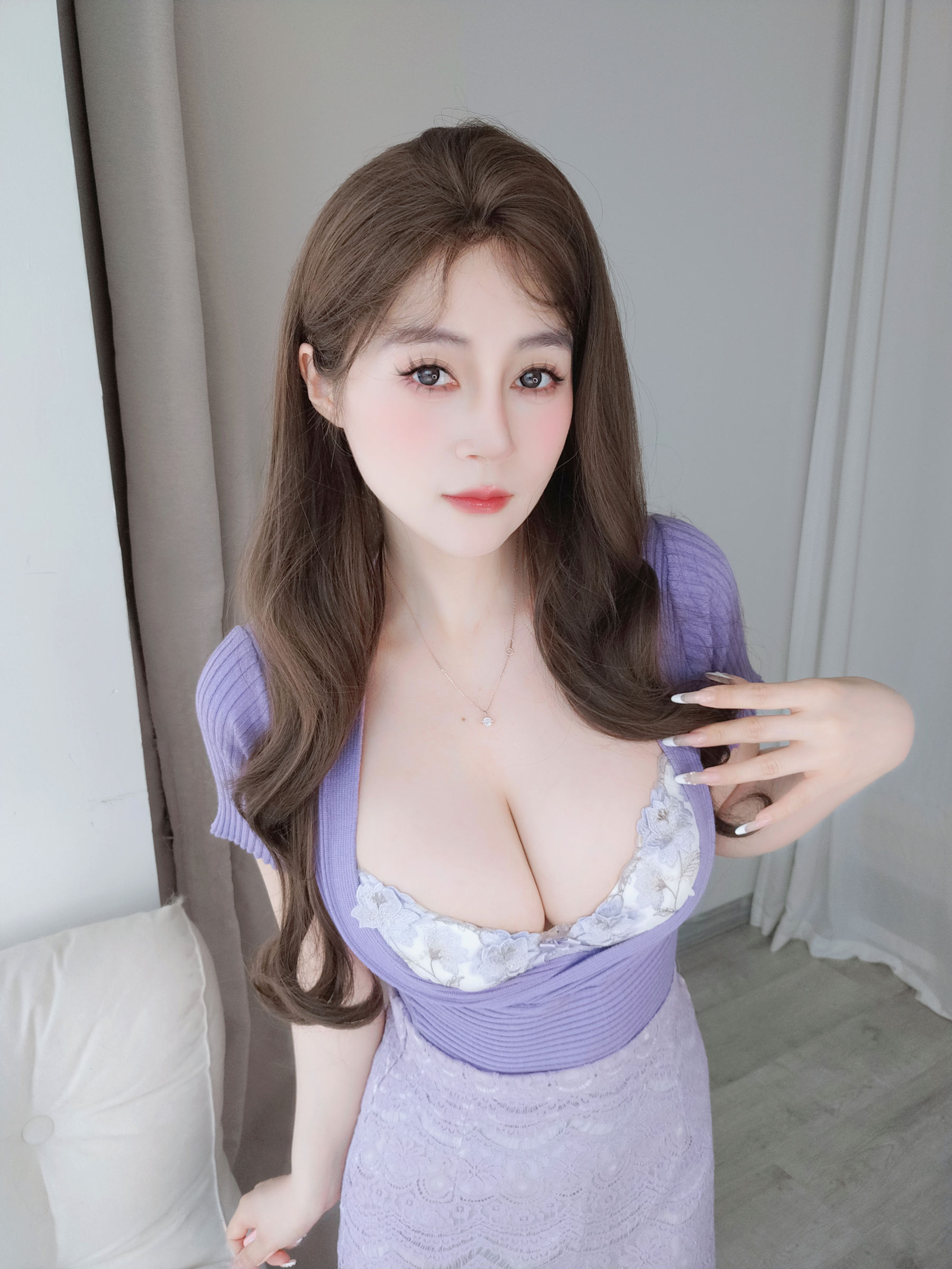 Coser小姐姐 白银 [fantia] 2024.10.26 紫色の奥さん/(20P)